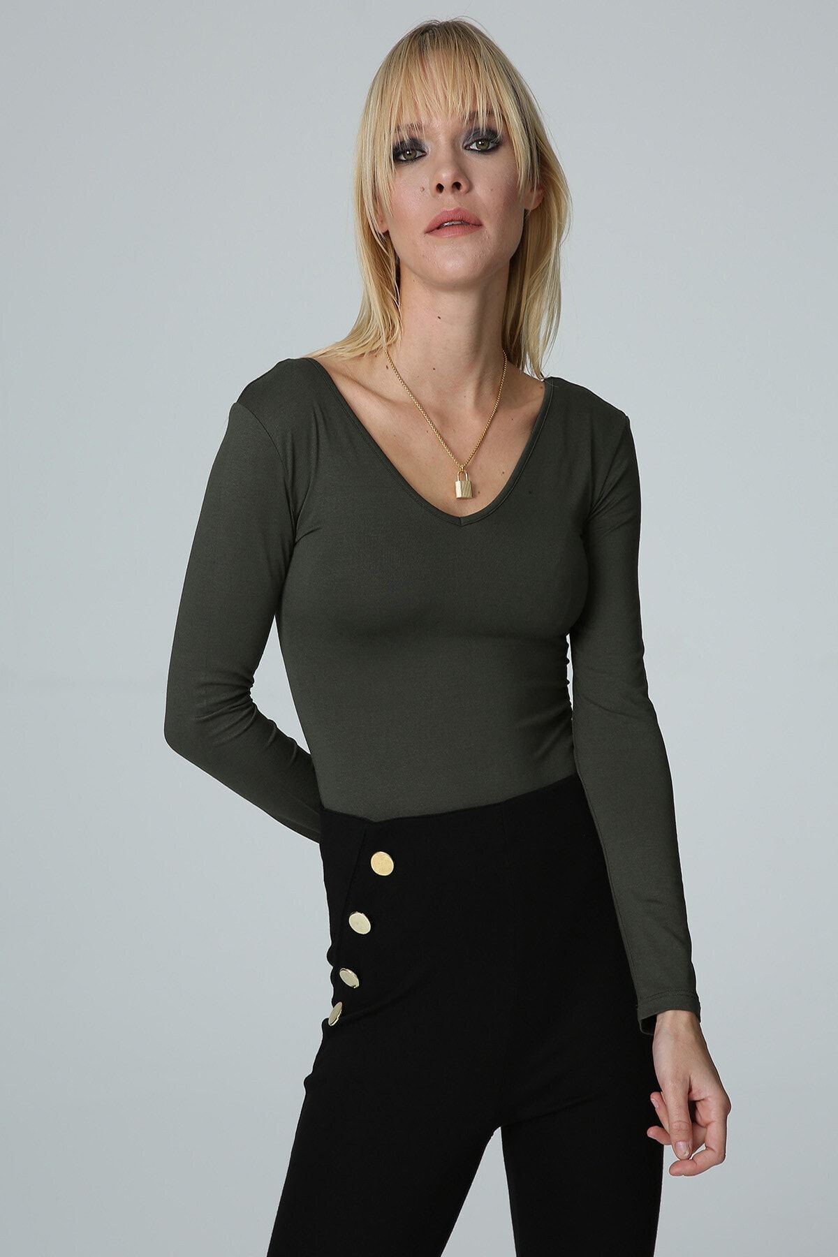 Select Moda Kadın Haki V Yaka Alttan Çıtçıtlı Body