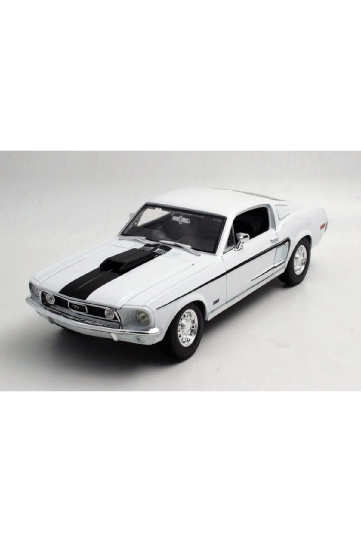 Maisto Ford Mustang Gt Cobra Jet 1968 1/18 Model Araba