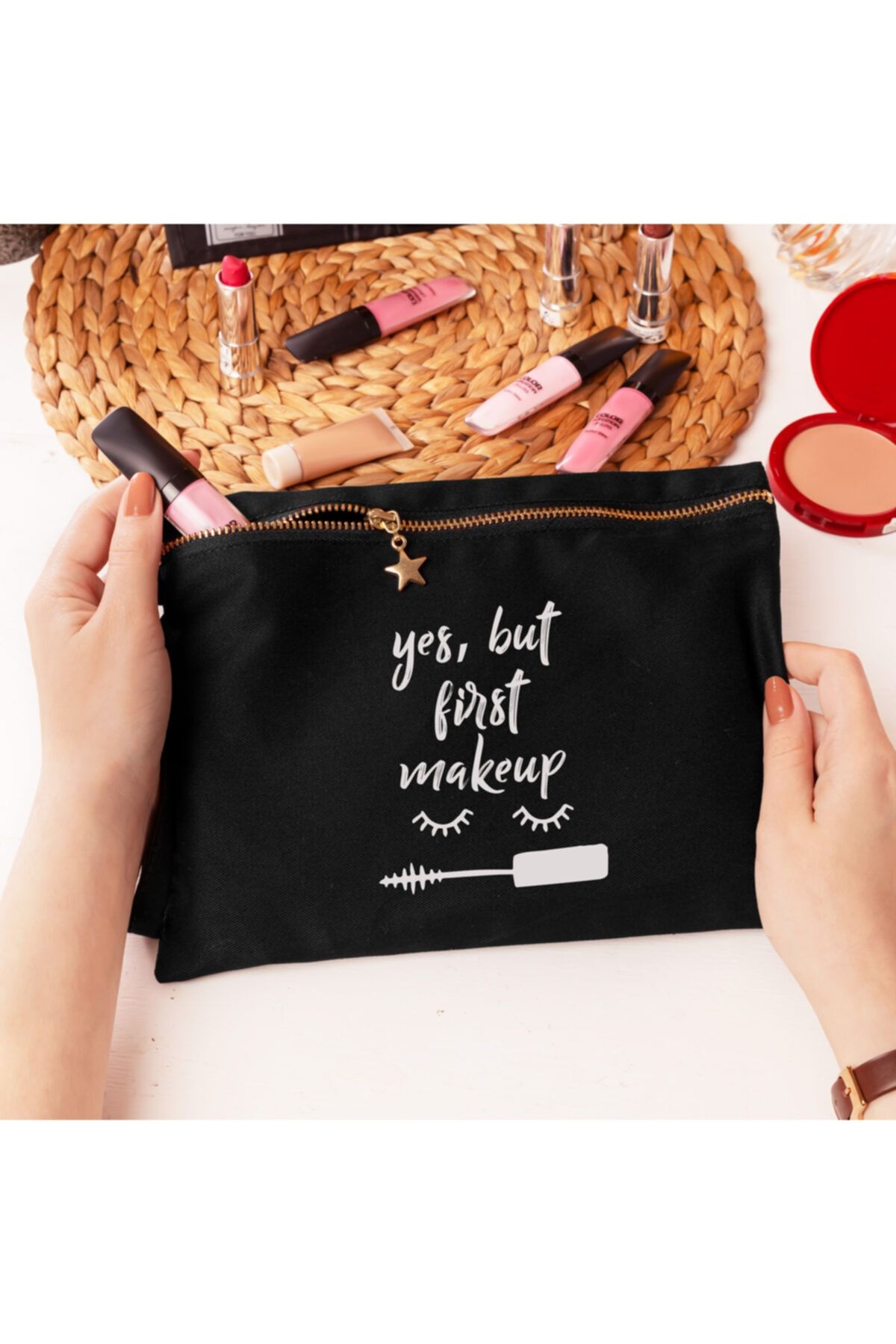 Hediyesepeti Siyah Renk Yes, But First Makeup İsim Yazılı Kanvas Makyaj Çantası