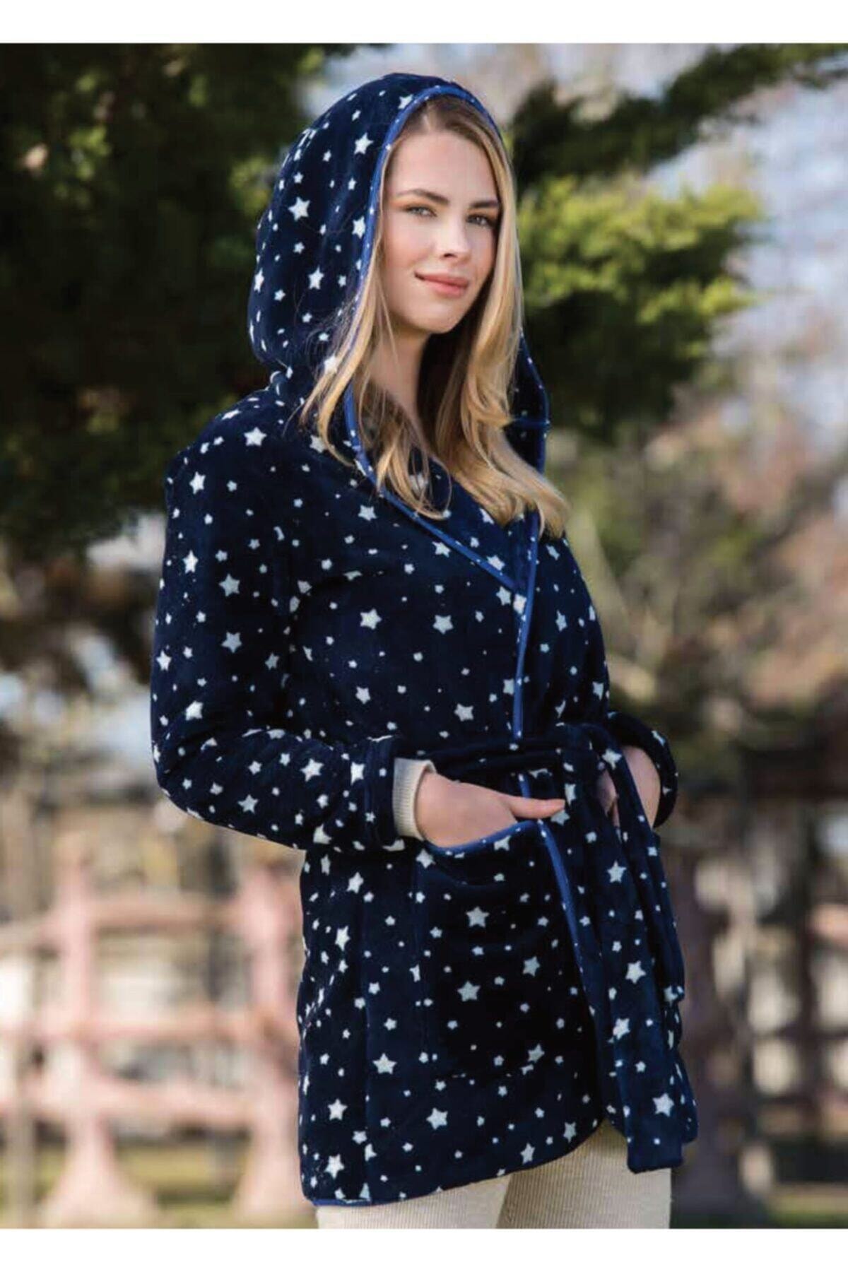 Yeni İnci Kadın Lacivert Kapişonlu Polar Sabahlık