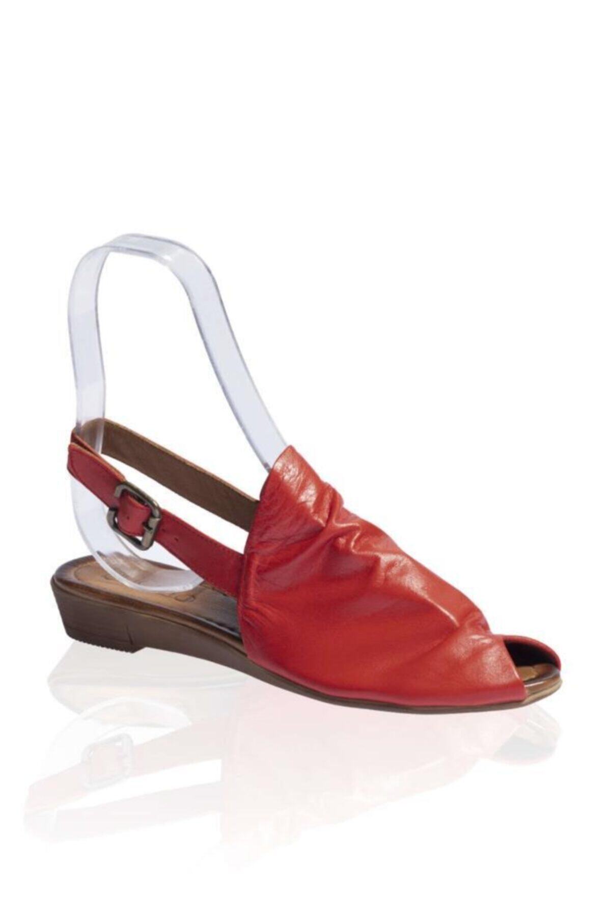 BUENO Shoes Kemerli Hakiki Deri Kadın Düz Sandalet 9n7205