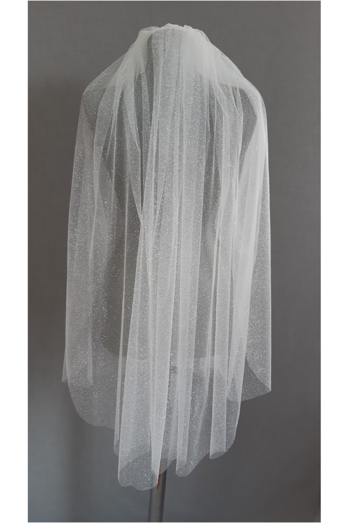 Suzanna Moda Püskürtme Simli Kırık Beyaz Düz Kenarlı Duvak