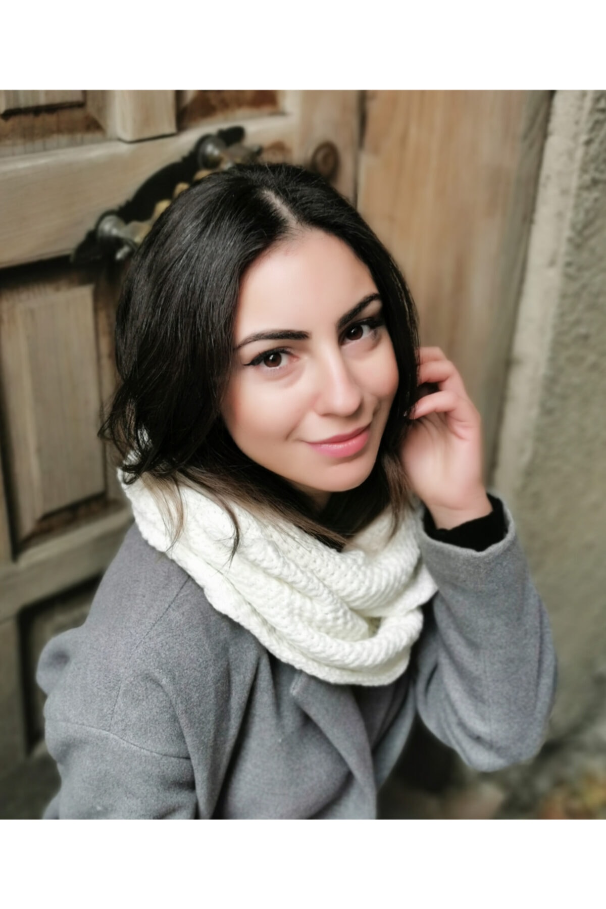 pinti Beyaz Örme Boyunluk