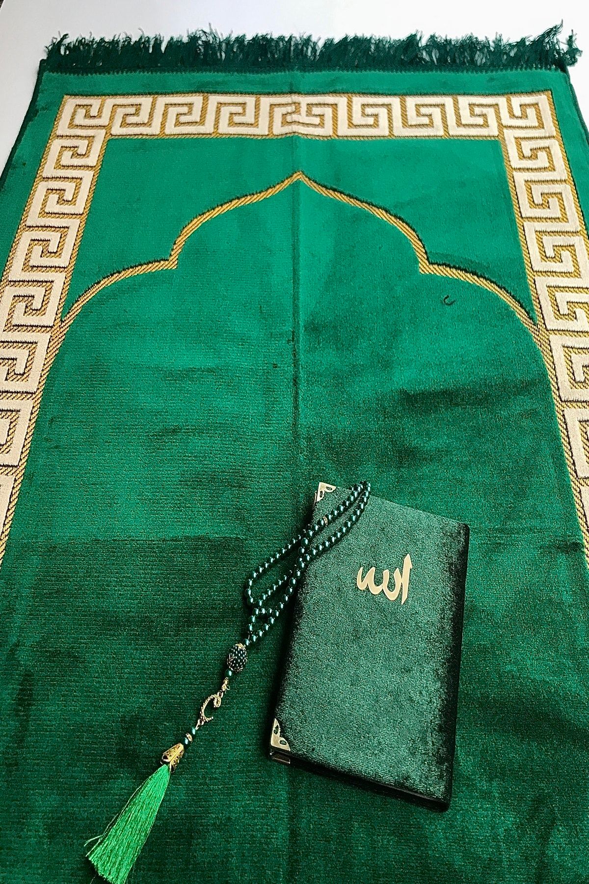 Kardelen Desensiz,düz Yeşil Seccade,kadife Yasin,inci Tesbih