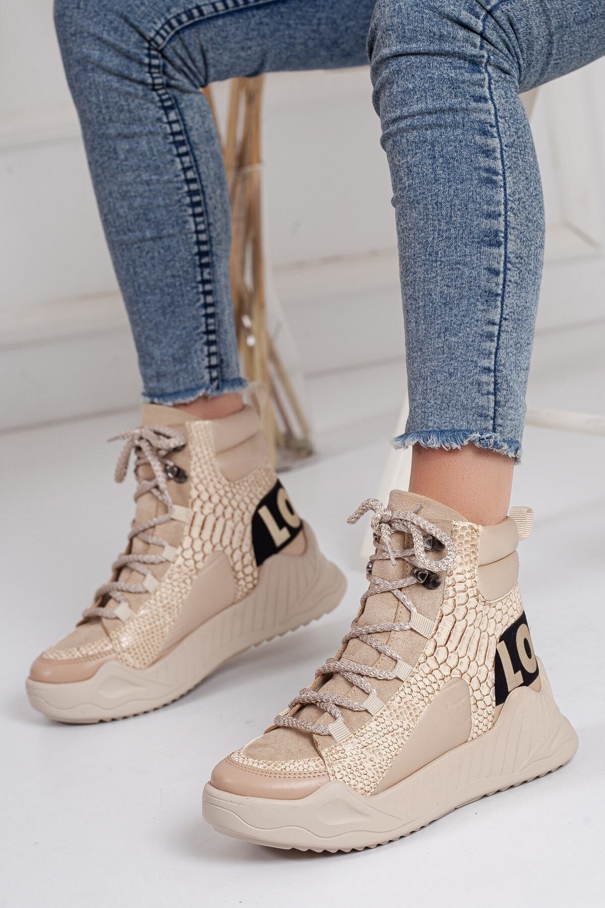 Lovita Shoes Cerni Kadın Kar Botu Vizon