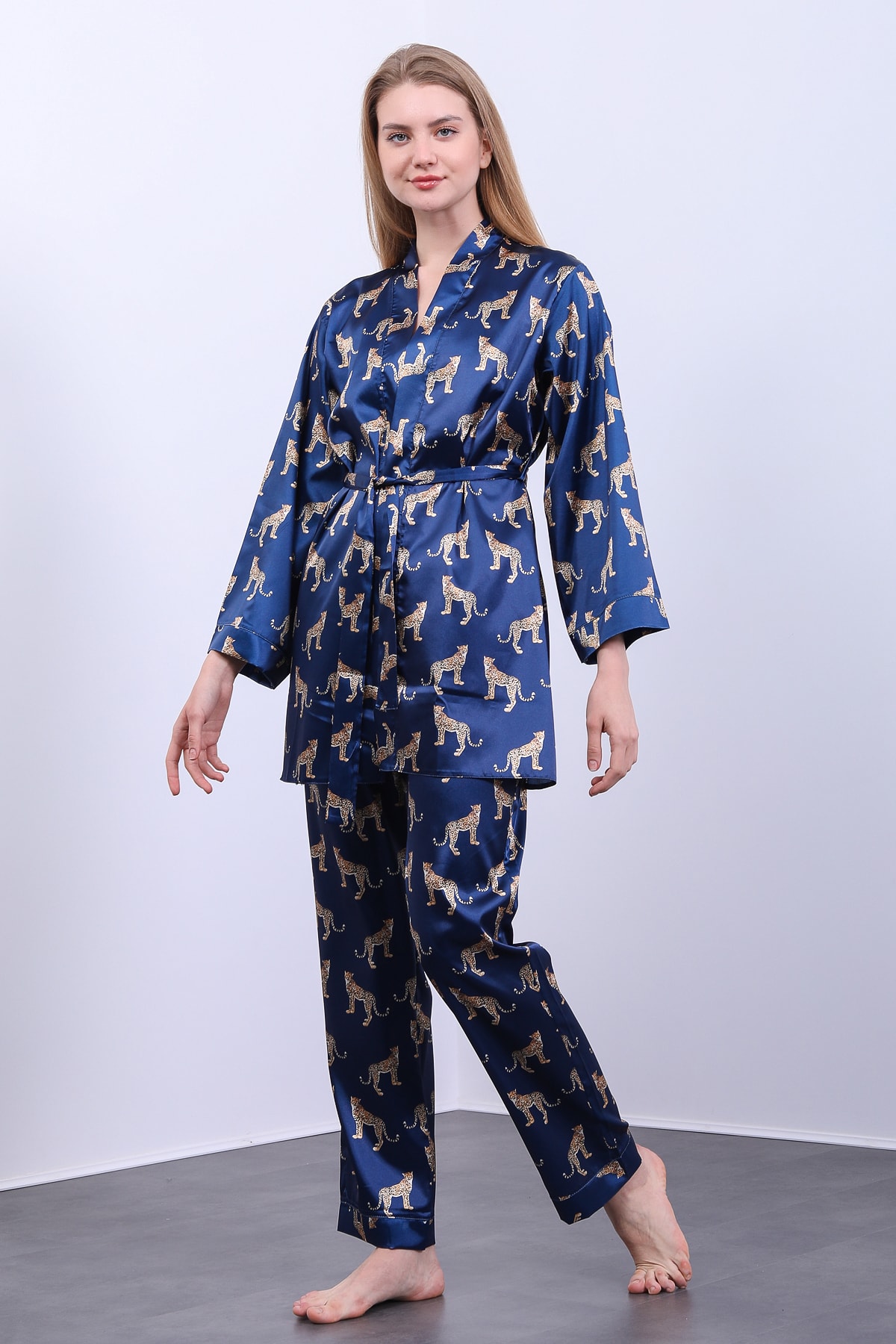 BESİMMA Laci Kaplan Desenli Ipeksi Saten Büstiyer Ve Sabahlık