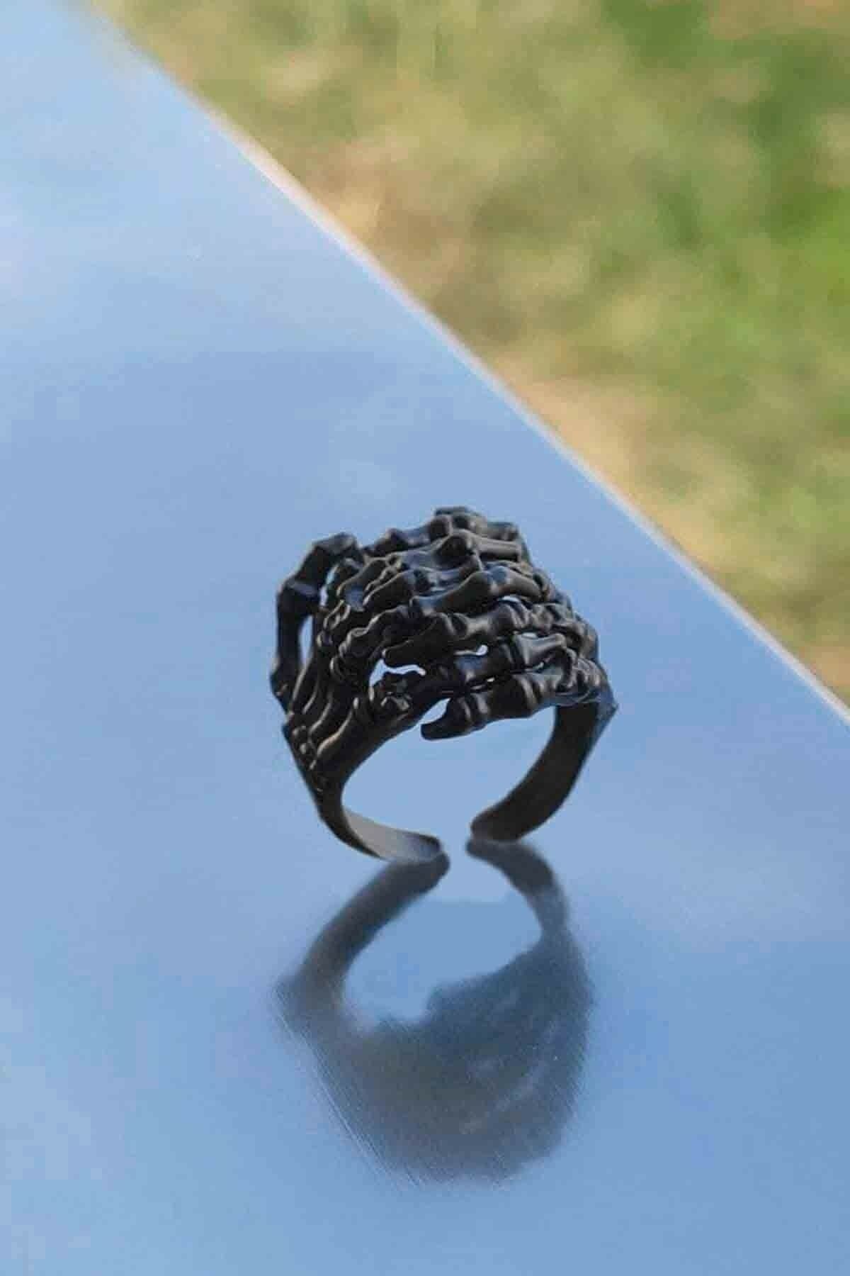 Hand discount shaped ring