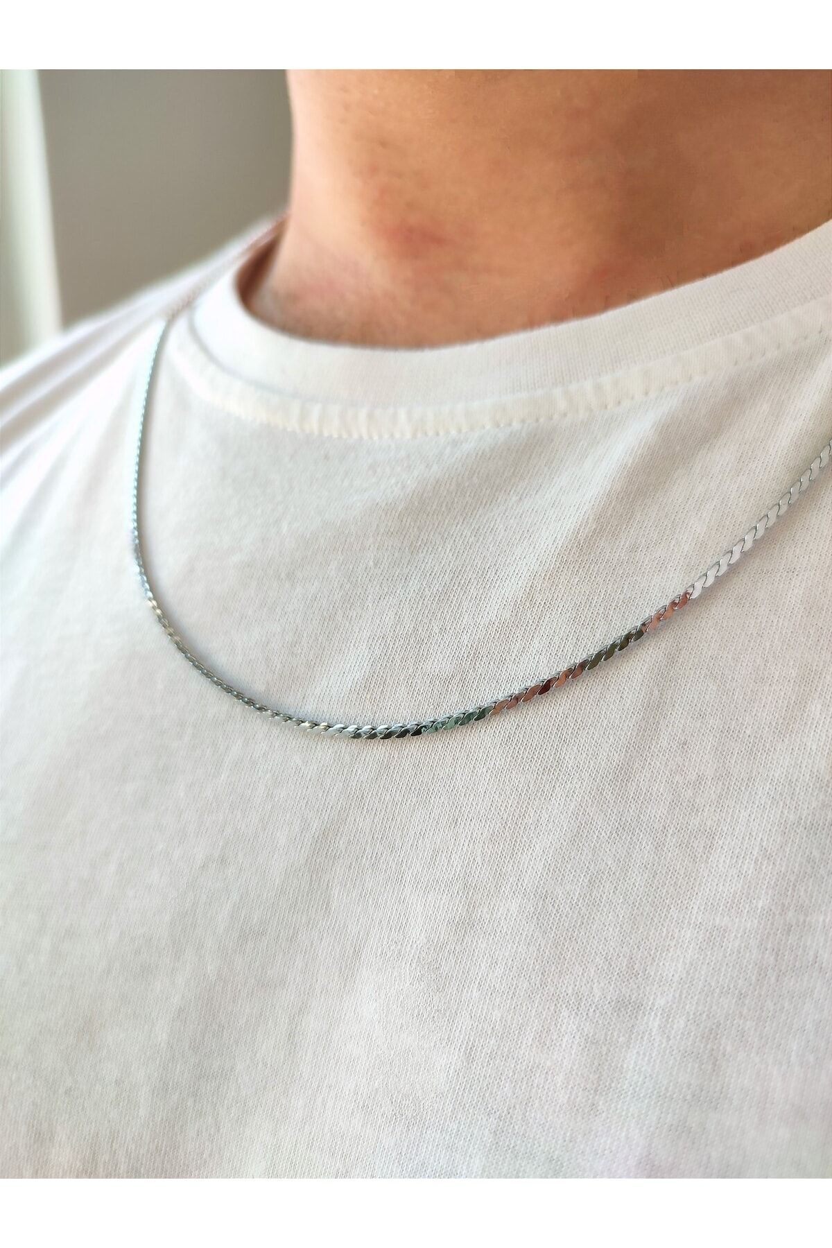 Thin chain sales necklace mens