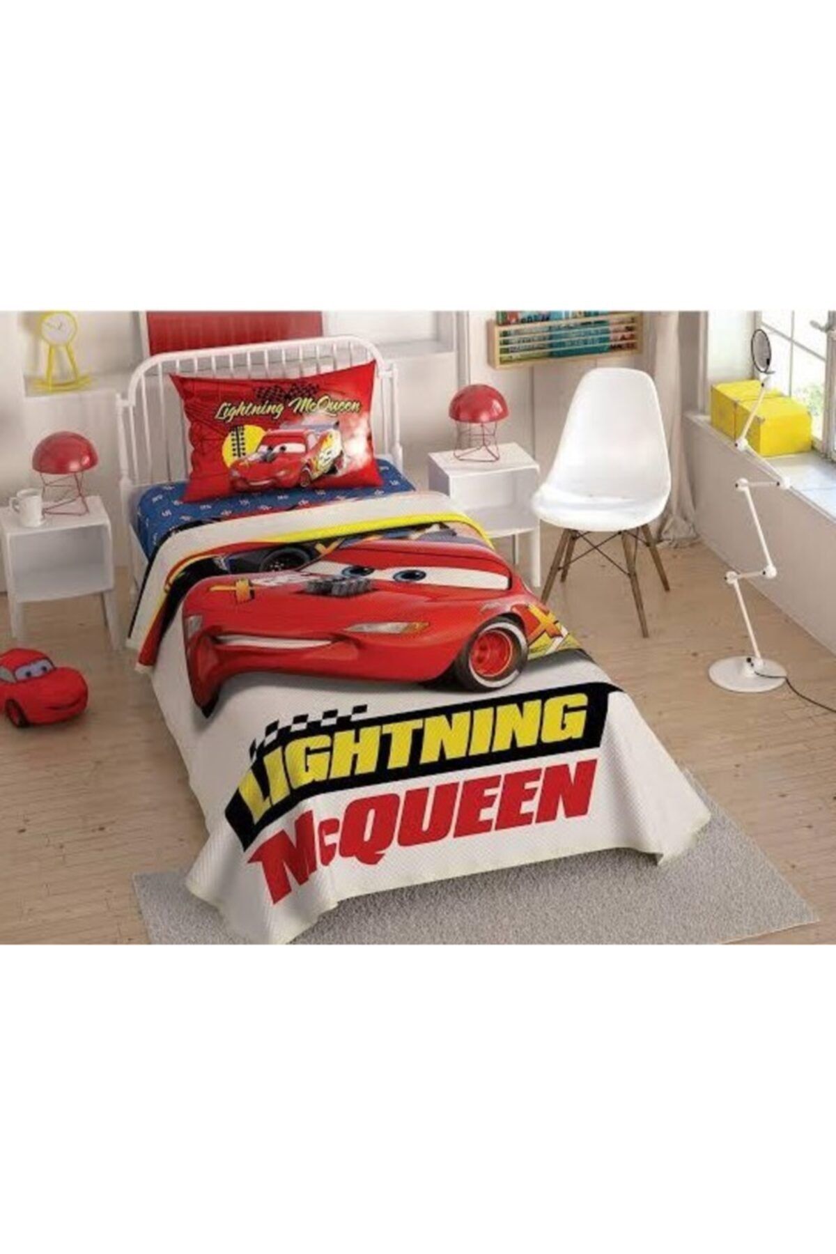 Taç Lisanslı Orjınal Disney Cars Lıghtnıng Pike Takımı