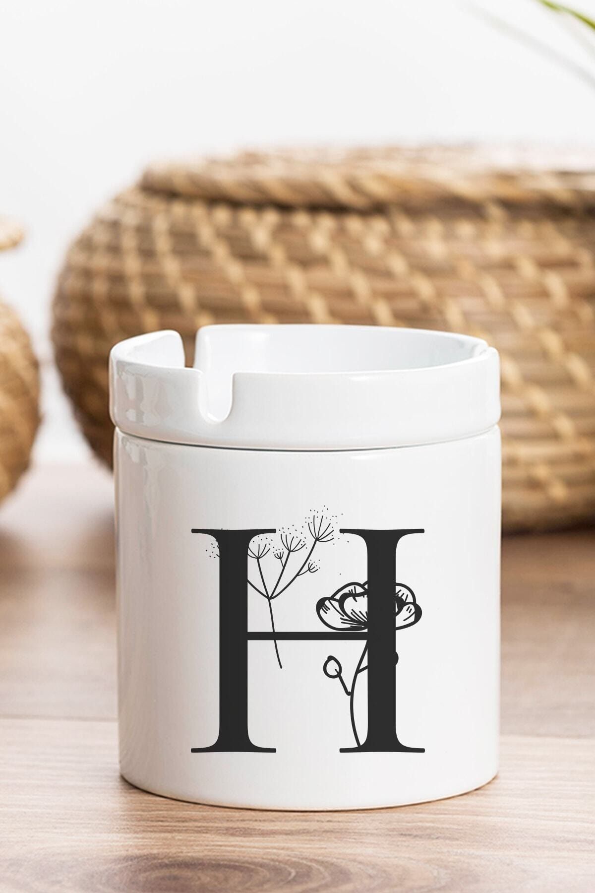 GiftStore H Harfi Çiçekli Kül Tablası