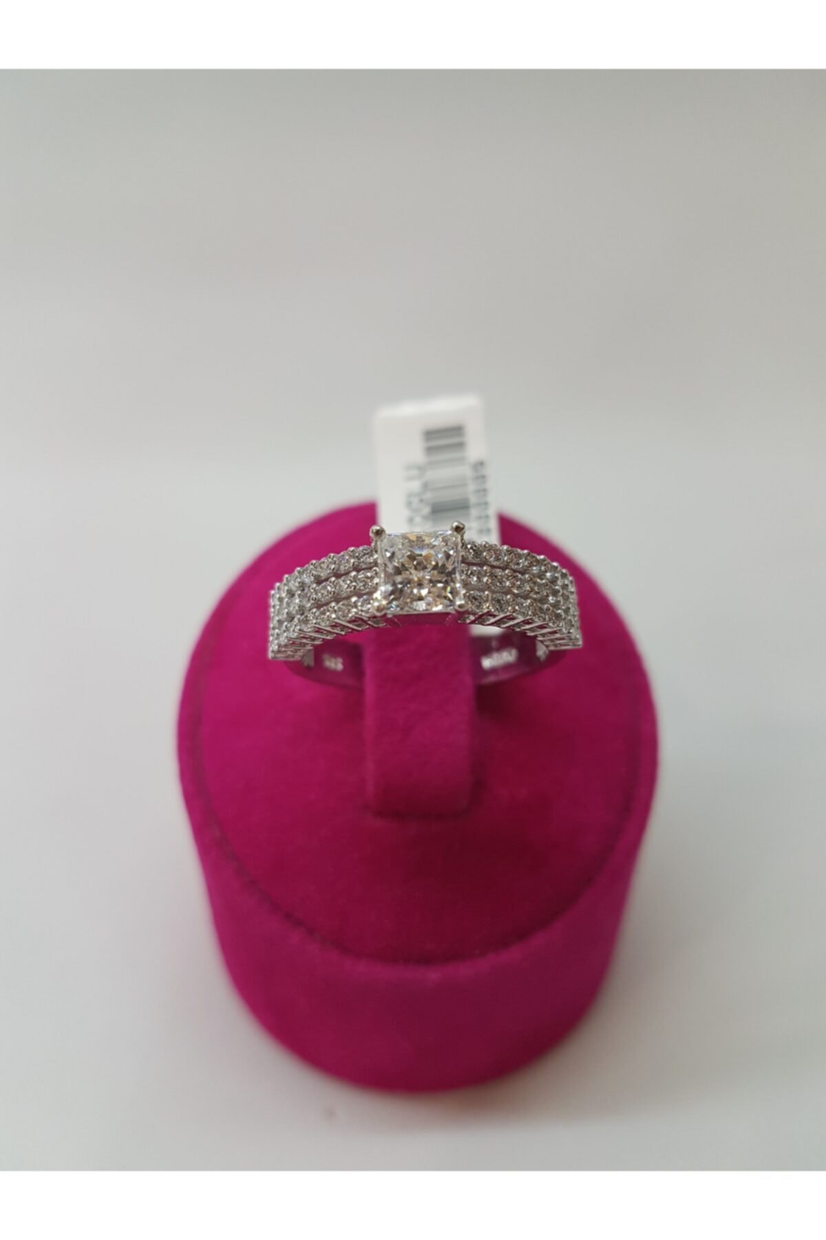 Çelikoğlu Kuyumculuk 14 Ayar Swarovski Taşlı Beyaz Altın Yüzük
