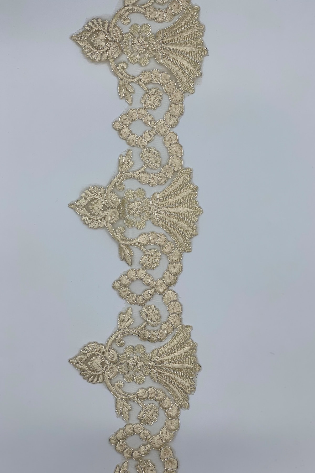 BOGDA Fransız Danteli Güpür Simli Kapiçno T1679