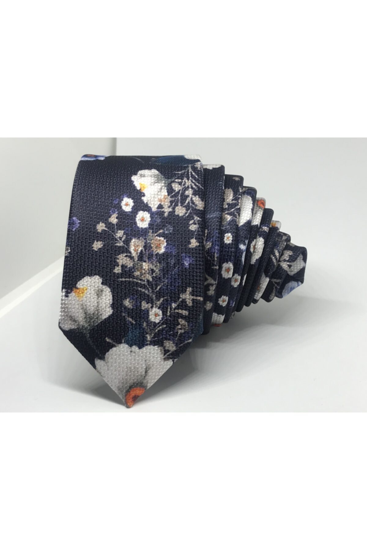 Kravat Gezegeni Slim Fit Çiçek Desen Mendilli Kravat