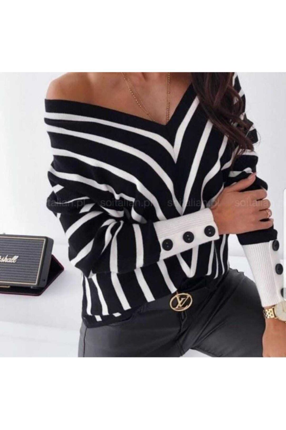Butik Şımarık V Yaka Çizgili Triko Kazak Siyah