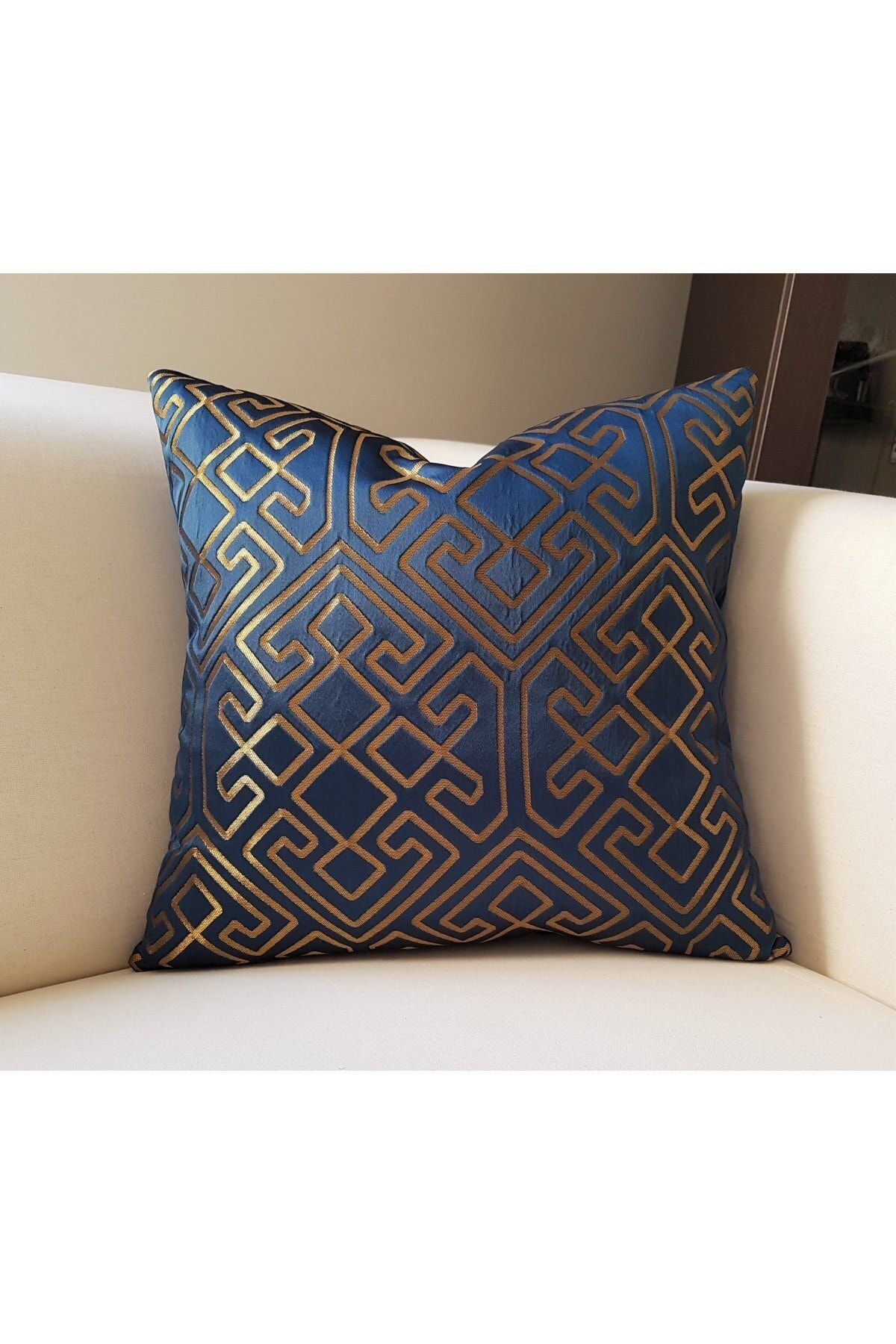 Saruhan Mavi Kırlent Altın Işlemeli 45x45