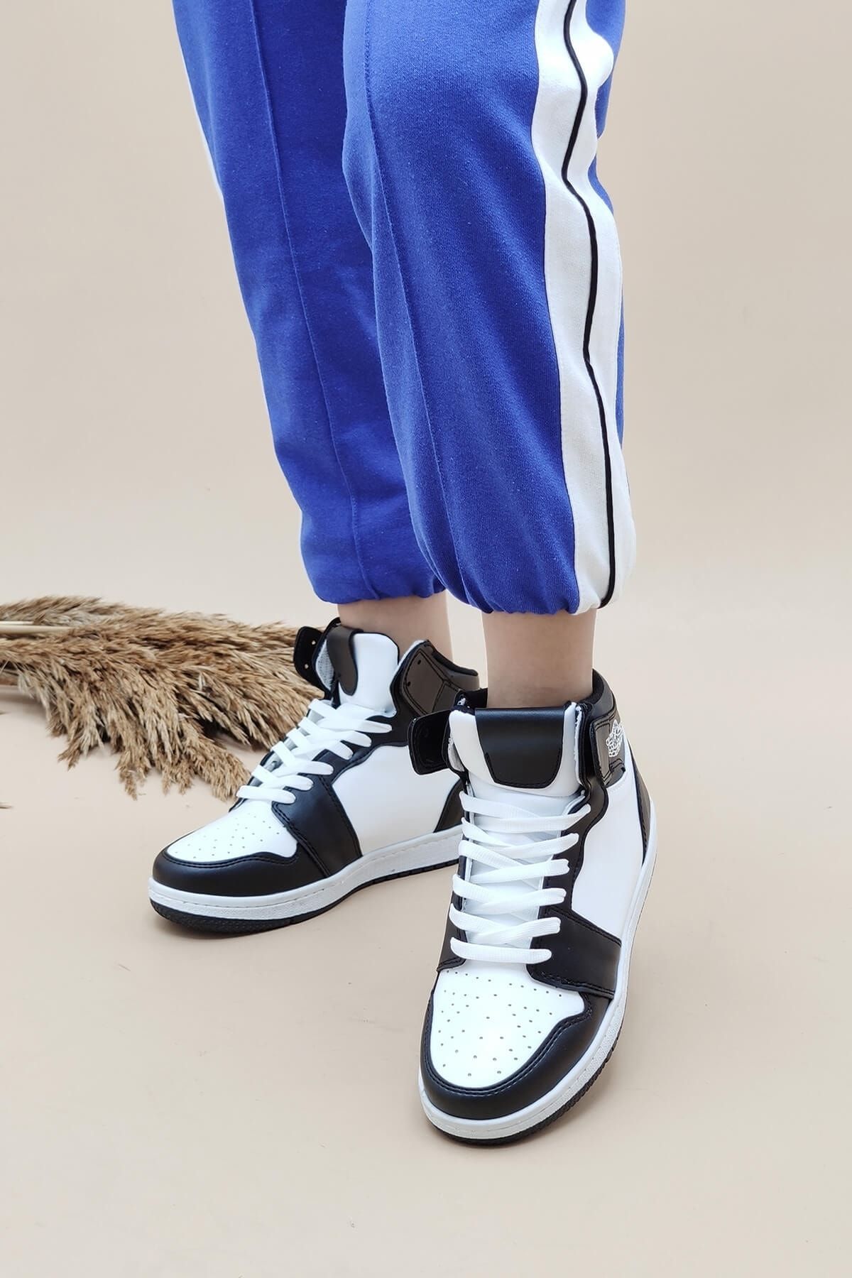 Ayax Siyah Beyaz Uzun Bilekli Kadın Sneaker