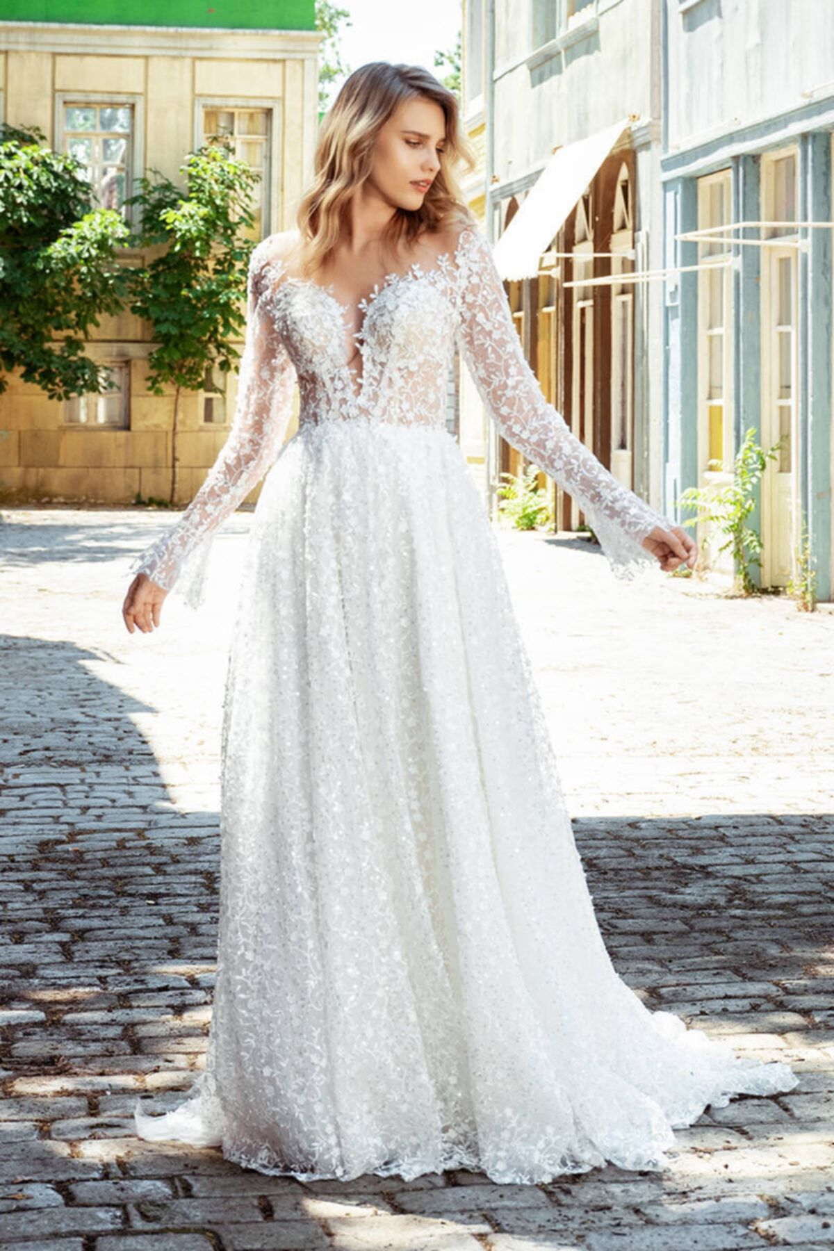 Mediha Cambaz Bridal Crıspy Uzun Dantel Kollu Pıtır Çiçek Dal Işıltılı Boydan Kumaş Düğmeli Gelinlik