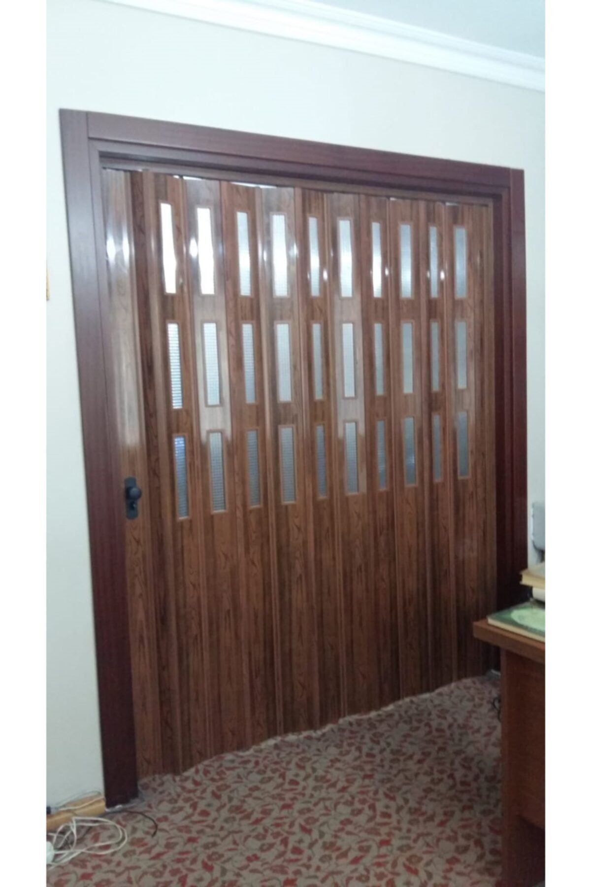FARAN DEKORASYON Ceviz Camlı Akordiyon Kapı 131*216
