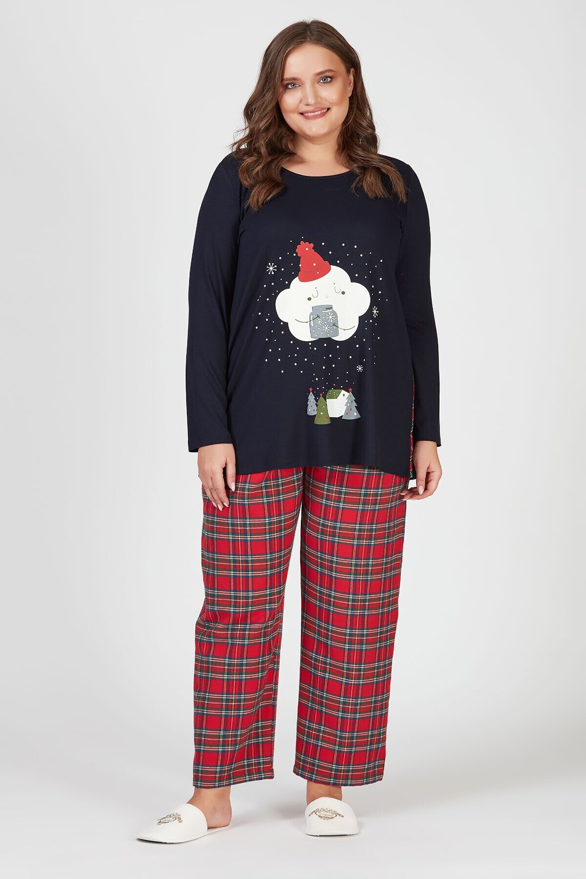 Büyük Moda Ekose Ve Bulut Desenli Pijama Takımı