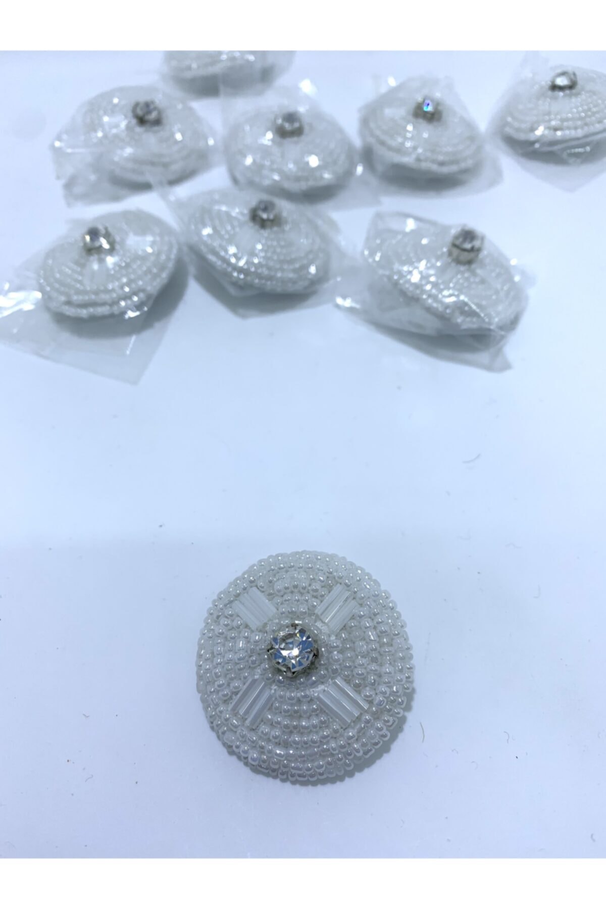 Rengarenk tuhafiye ve hobi Düğme Beyaz El Işleme Kum Boncuk Beyoğlu Taşlı 3.5cm 1 Adet