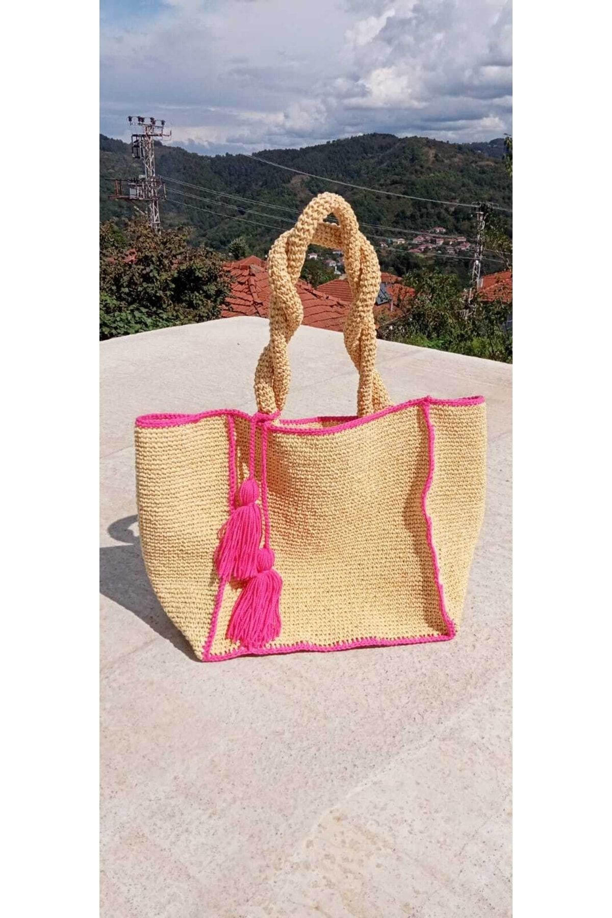 Natural top straw bag