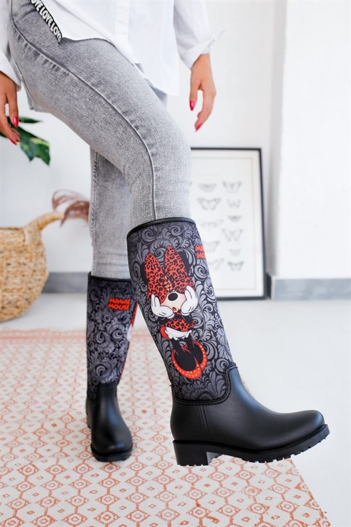 Minnie mouse rain boots womens store