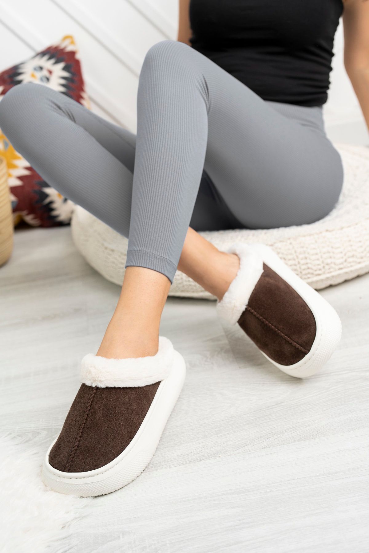 Saraypark Soft Eva Sole with Wool Inside Narrow Mold Women s