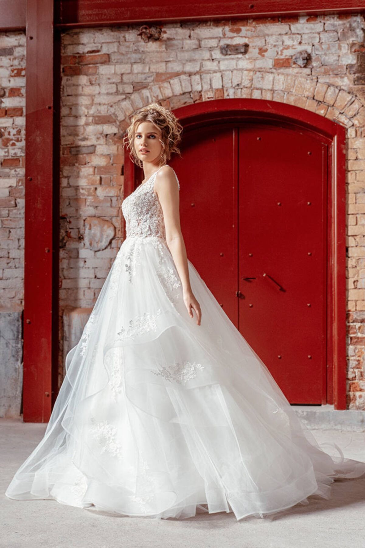 Mediha Cambaz Bridal Ran V Yaka Diri Dalgalı Klasik Dantelli A Kesim Gelinlik Modeli