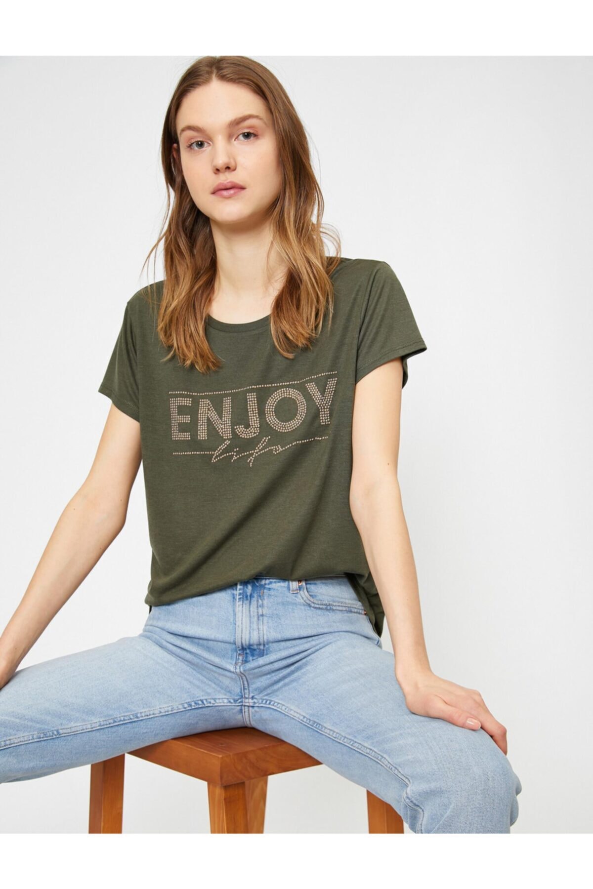 Koton Kadın Yeşil Tas Detayli T-shirt