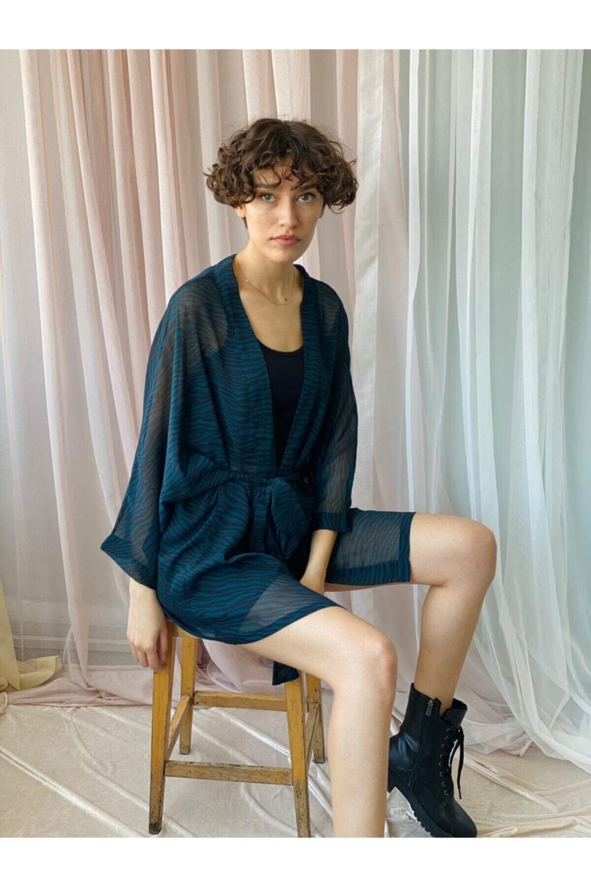 Retrobird Kimono