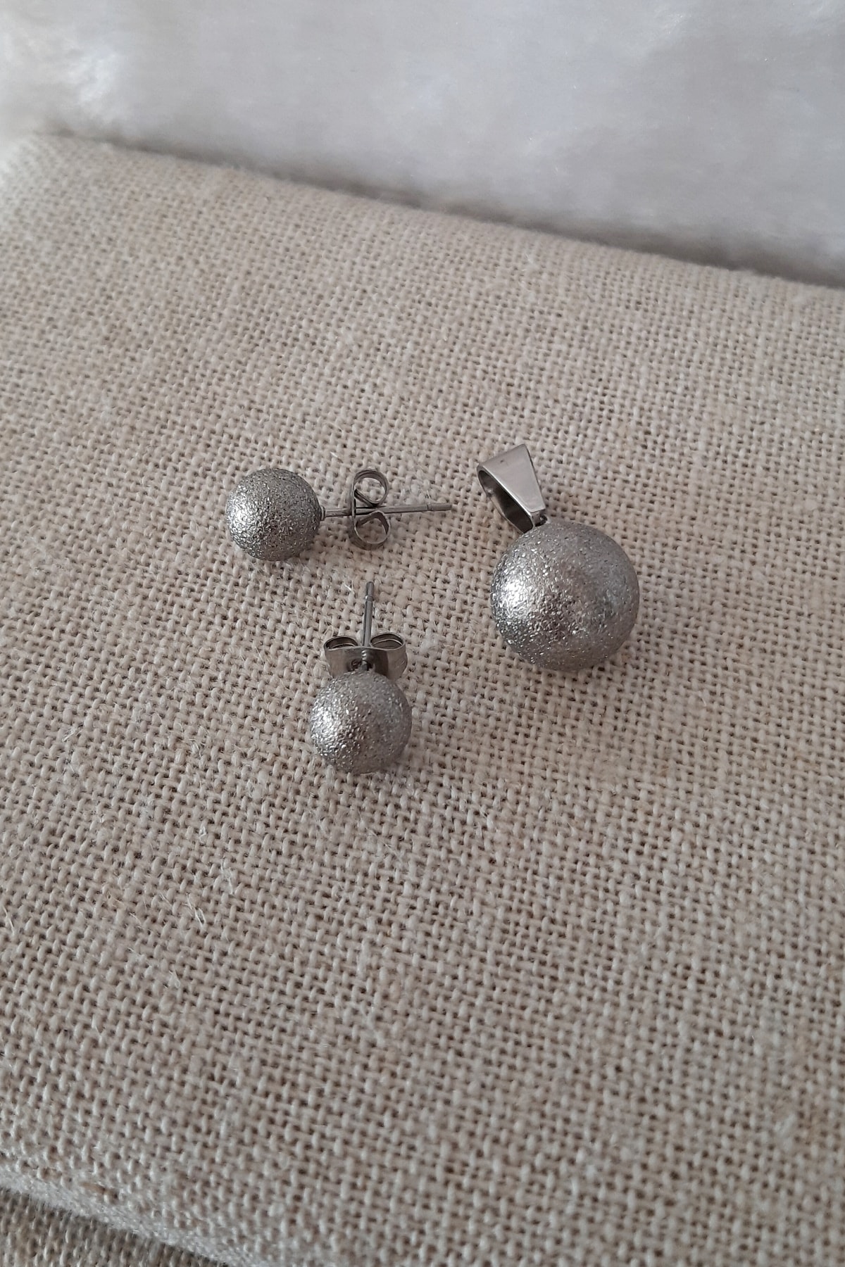 Palmiero Matlı Top Çelik Küpe Kolye Ucu Set