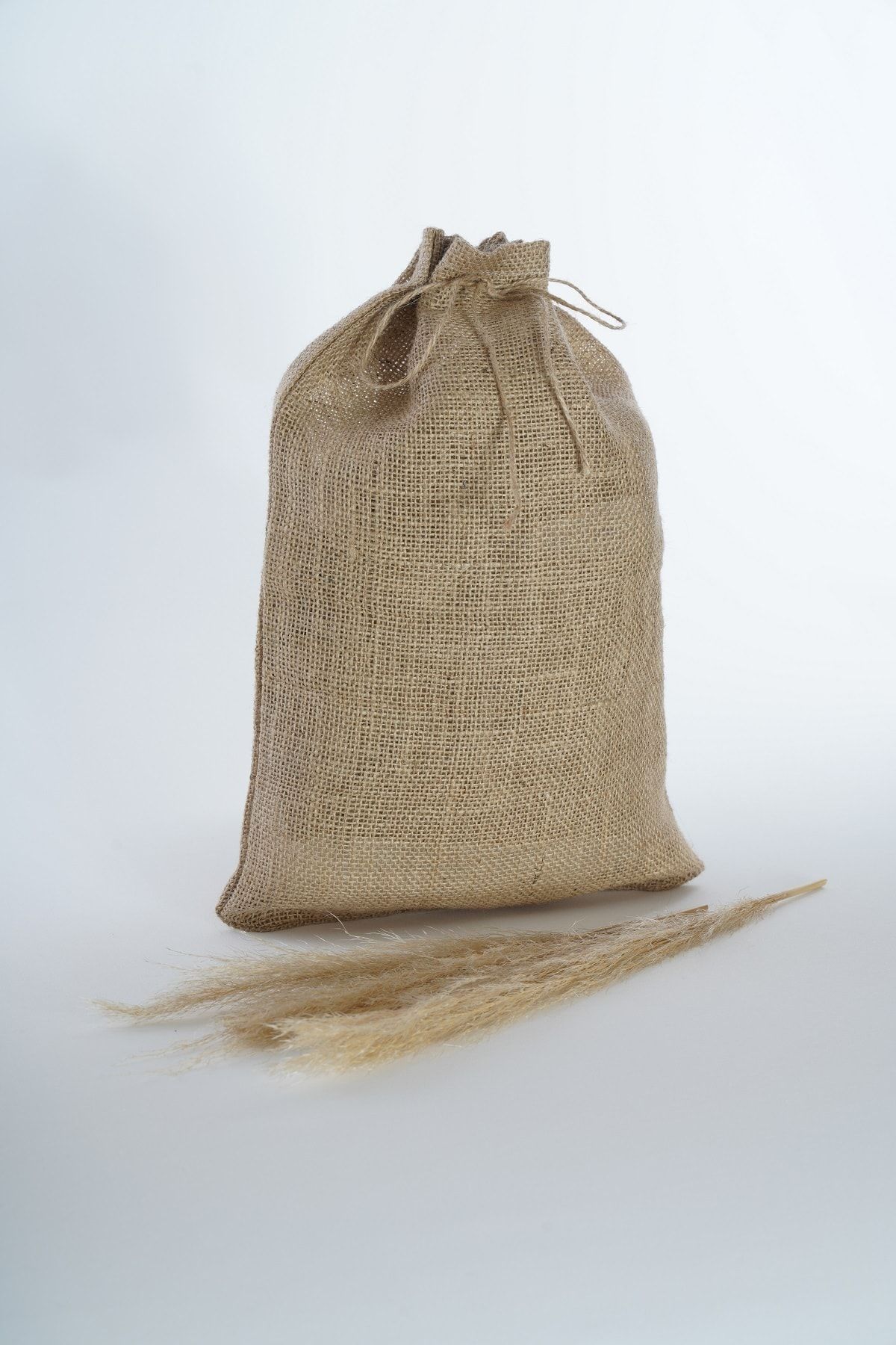 İSTANBUL SANDALET 1 Adet 28 X 41 Cm Doğal Ürün Jüt Kese Yılbaşı Erzak Torbası