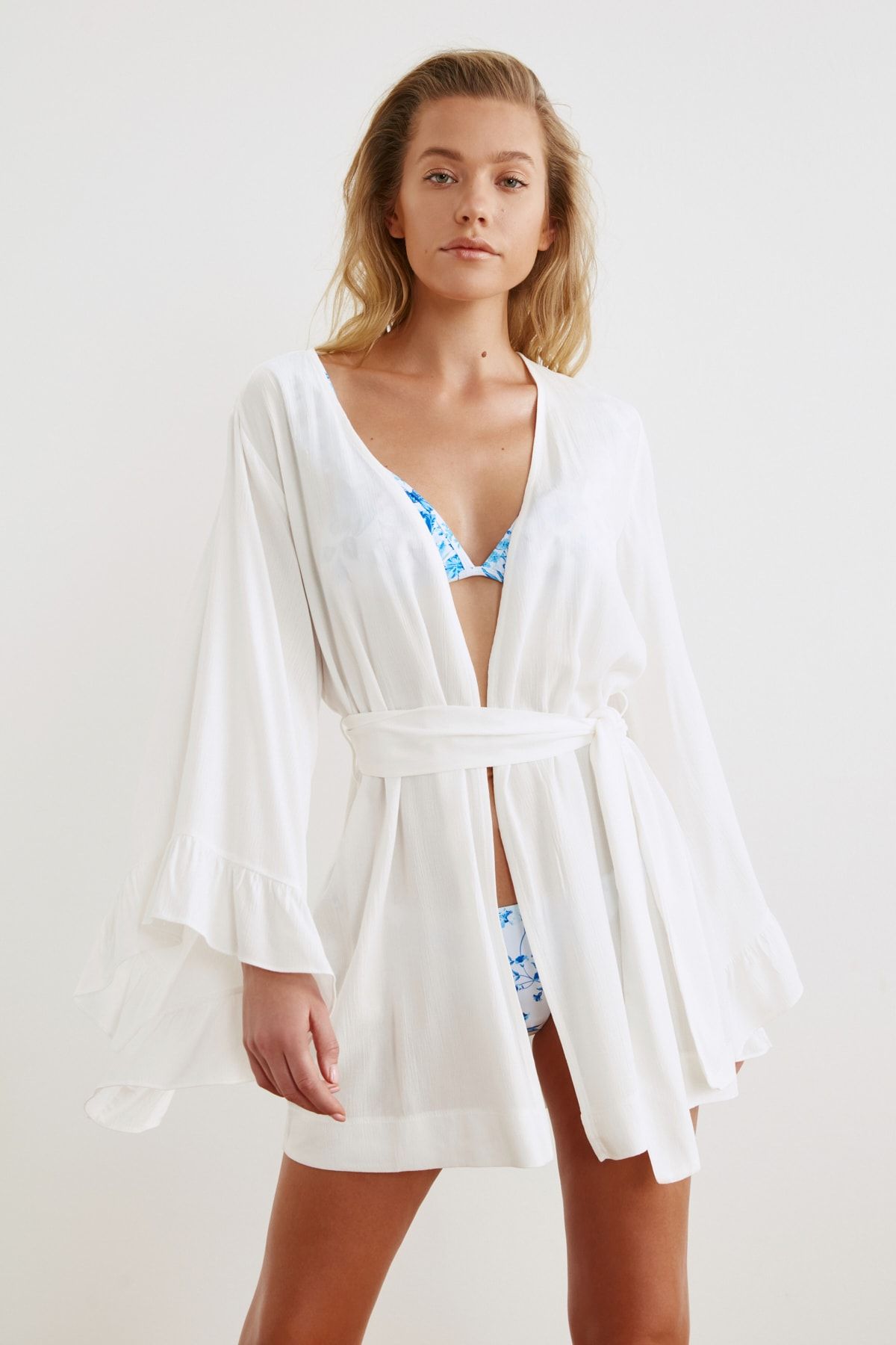 TRENDYOLMİLLA Ekru Volanlı Viskon  Kimono&Kaftan TBESS21KM0002