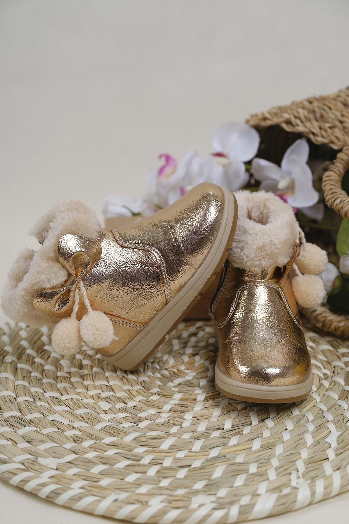 Baby girl hot sale gold boots