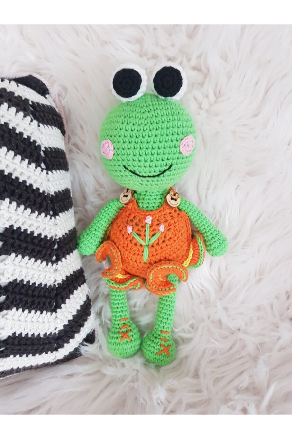 MUNEWER DESIGN Amigurumi Tulumlu Kurbağa Organik Oyuncak