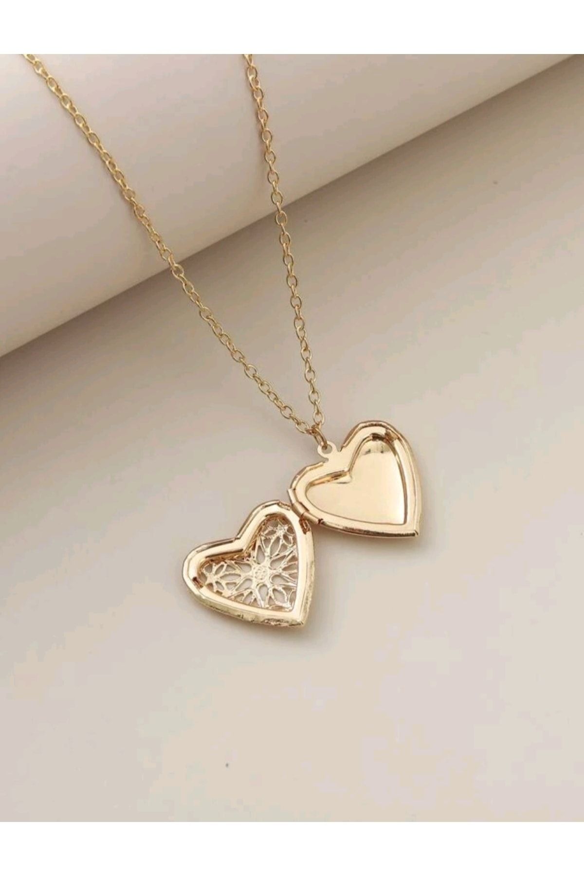 Open locket deals necklace
