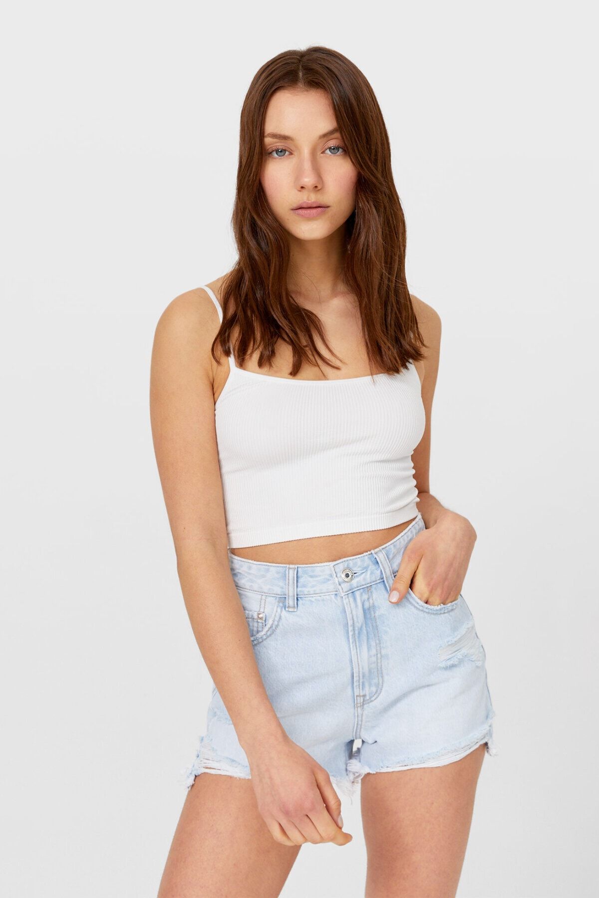 Stradivarius Kadın Mavi Distressed Denim Şort 01362708
