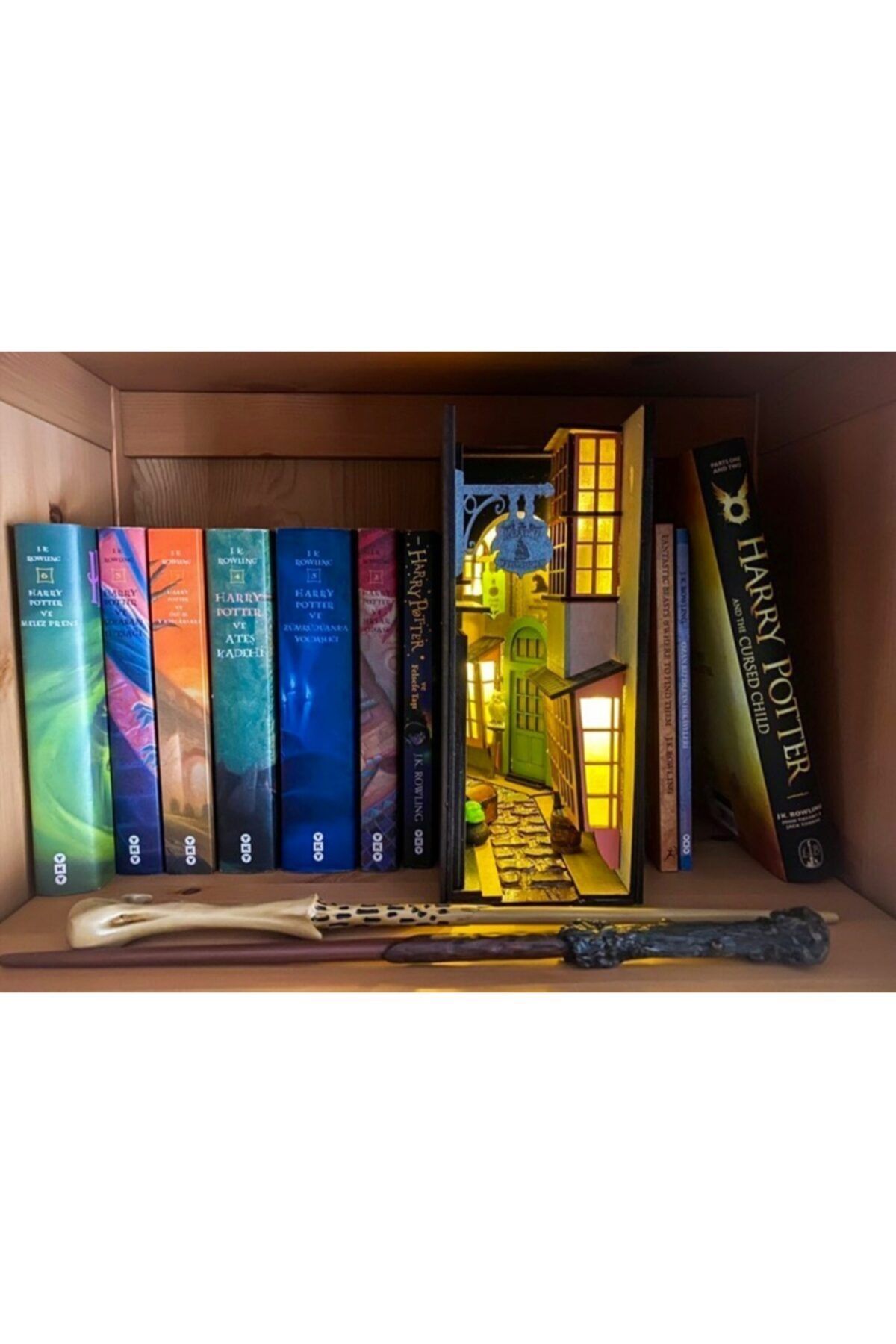 Sanatevimde Harry Potter Diagon Alley Book Nook Kitaplık Süsü