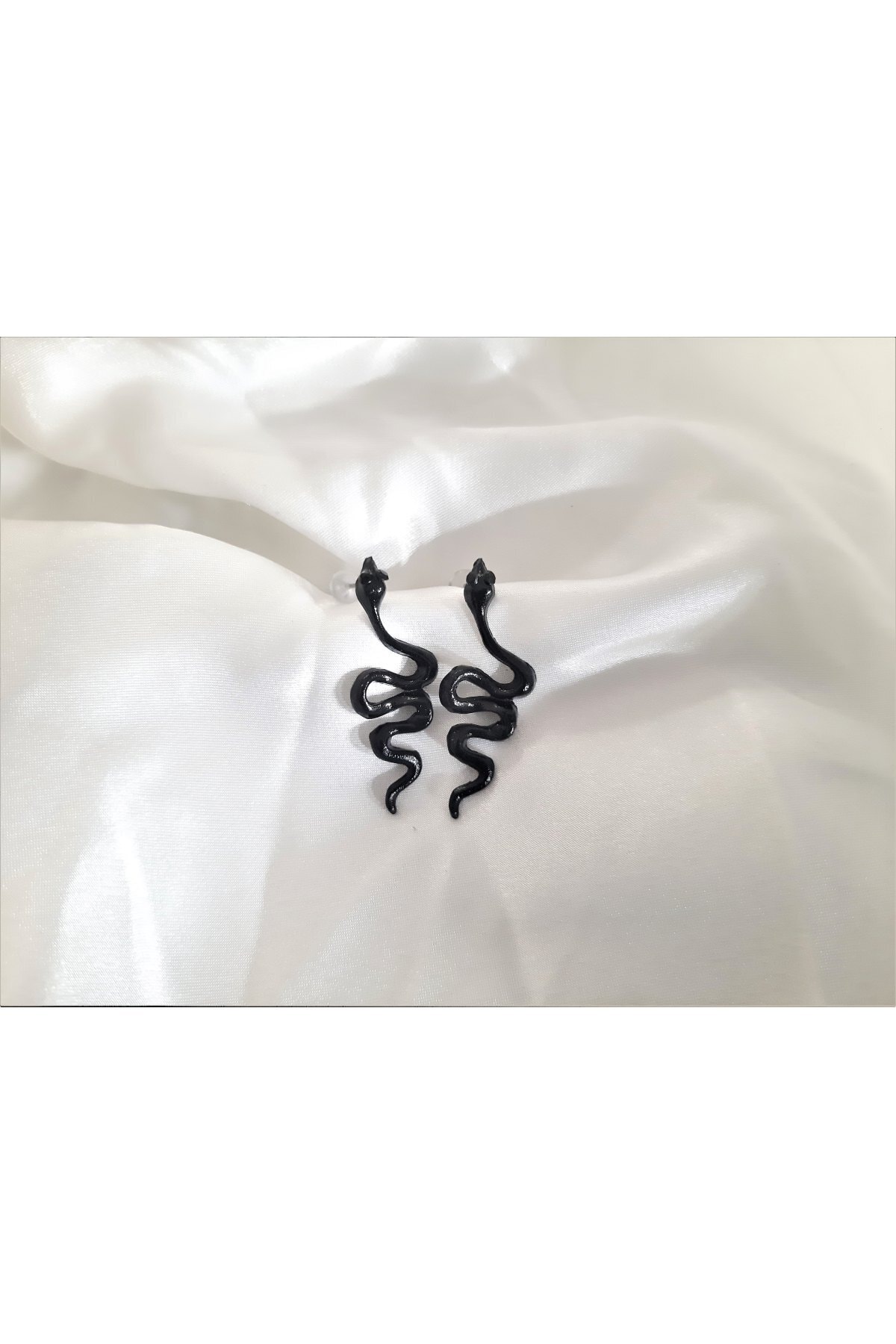 TÜKKAN ACCESSORİES Kadın Siyah Kaplama Yılan Küpe