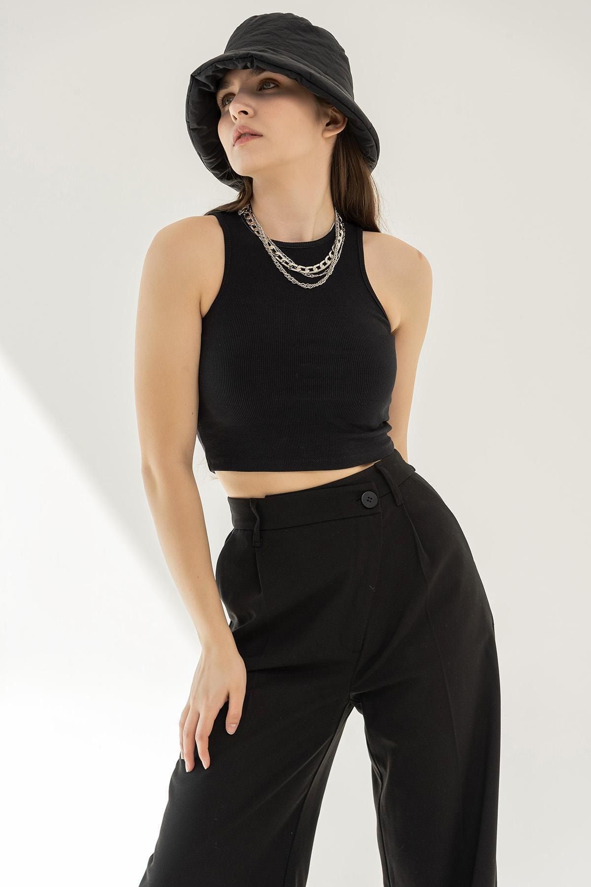 Bases Halter Yaka Fitilli Crop Örme Atlet