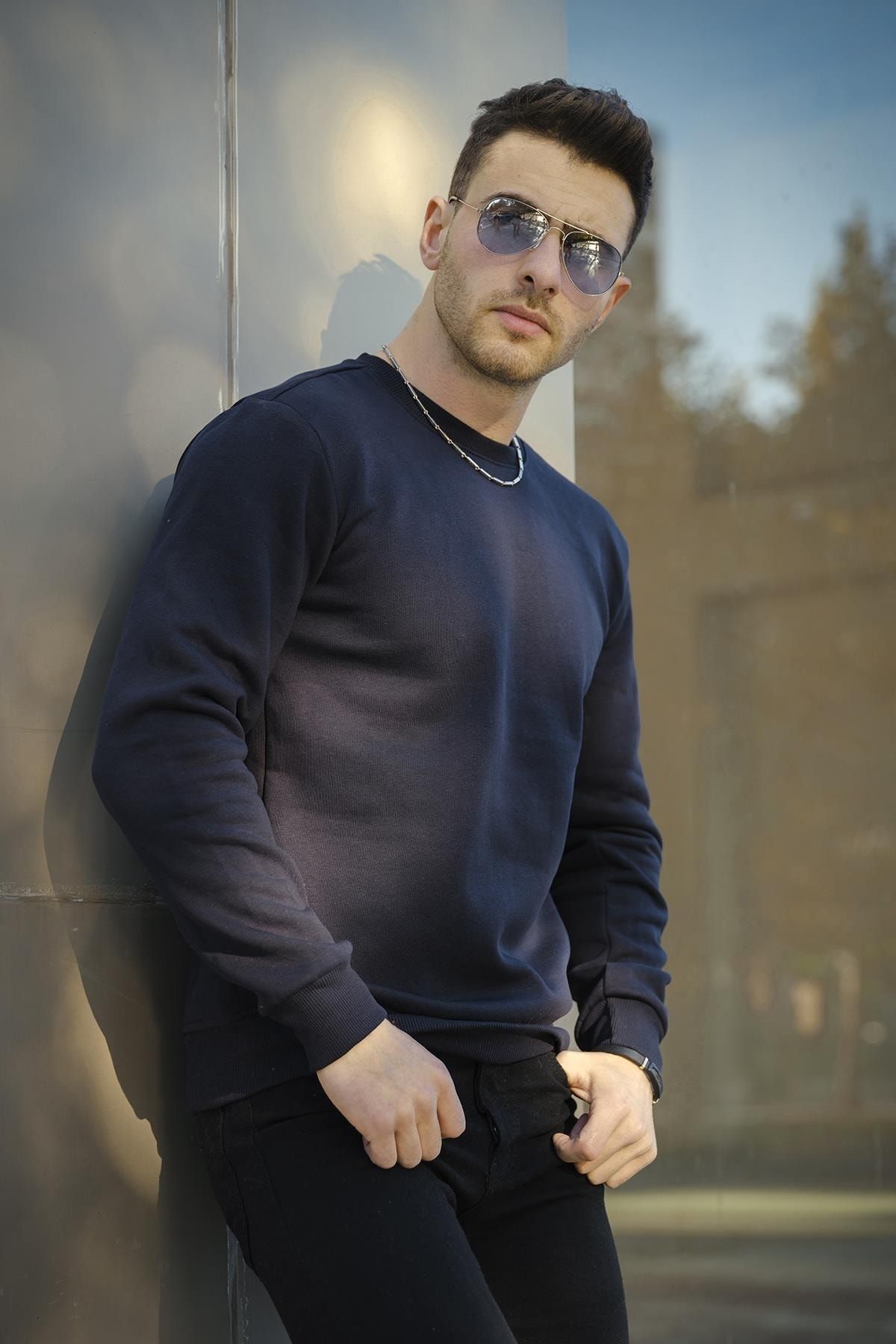 Fitted crew neck sweatshirt sale