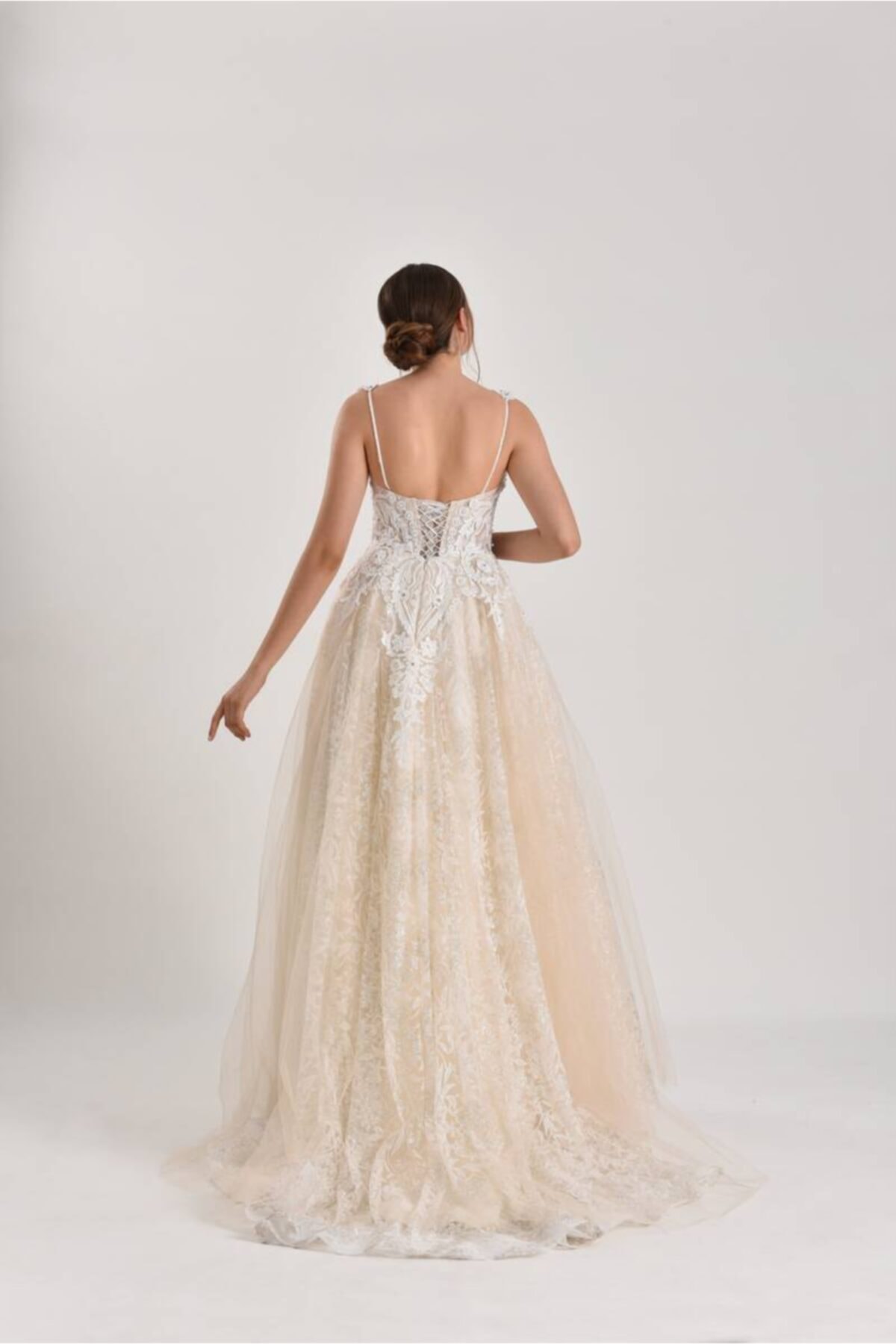 Mediha Cambaz Bridal Kadın Premıum Sky Yeni Nesil Sim Işıltılı El Yapımı Omuzda Çiçekli Gelinlik