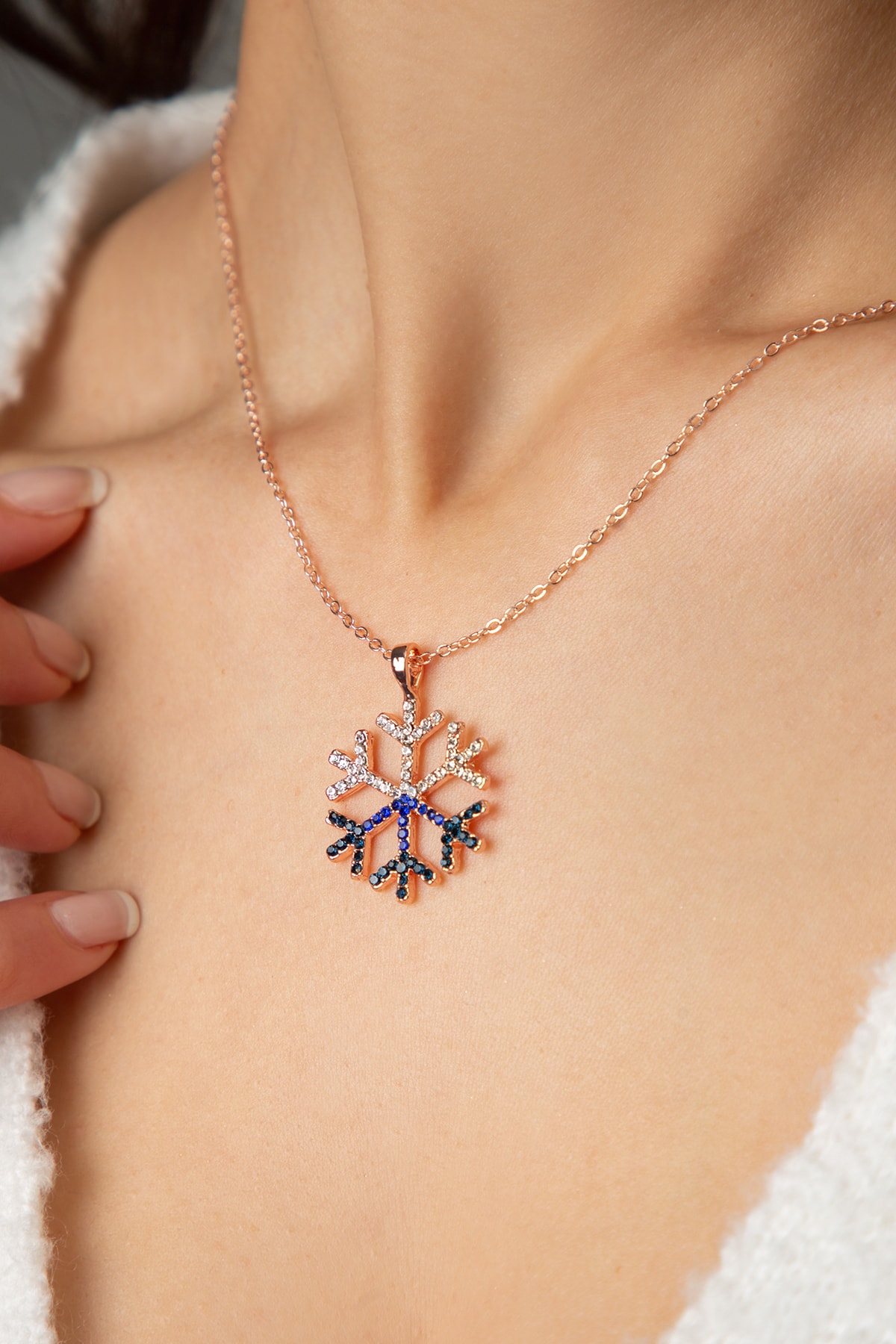 Elika Silver Kadın Renk Akışlı Kar Tanesi Model Kolye