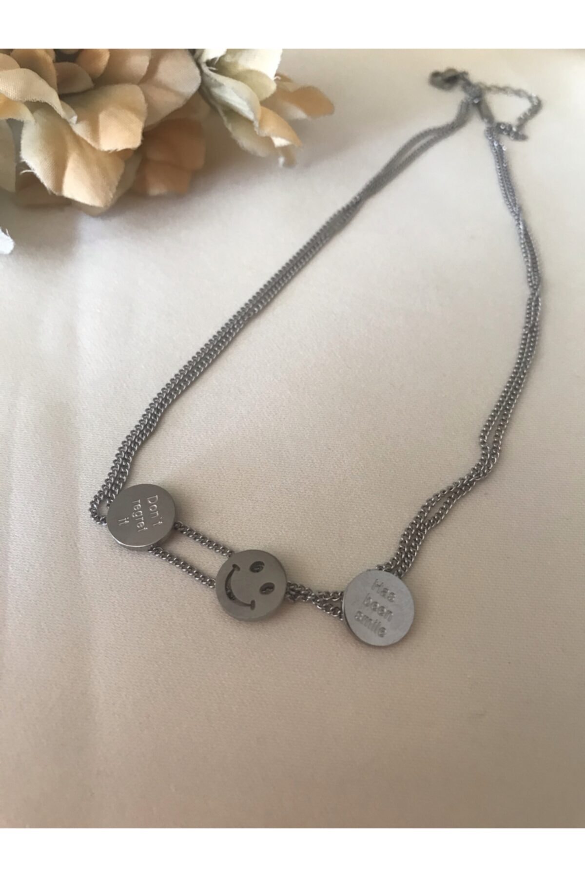 D'mare Accessories Kadın Gümüş Renk Gülen Yüz Choker Kolye