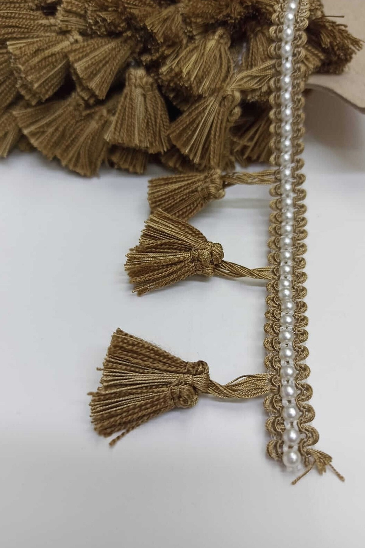 Hobigram Vizon Incili Topuzlu Saçak Püskül