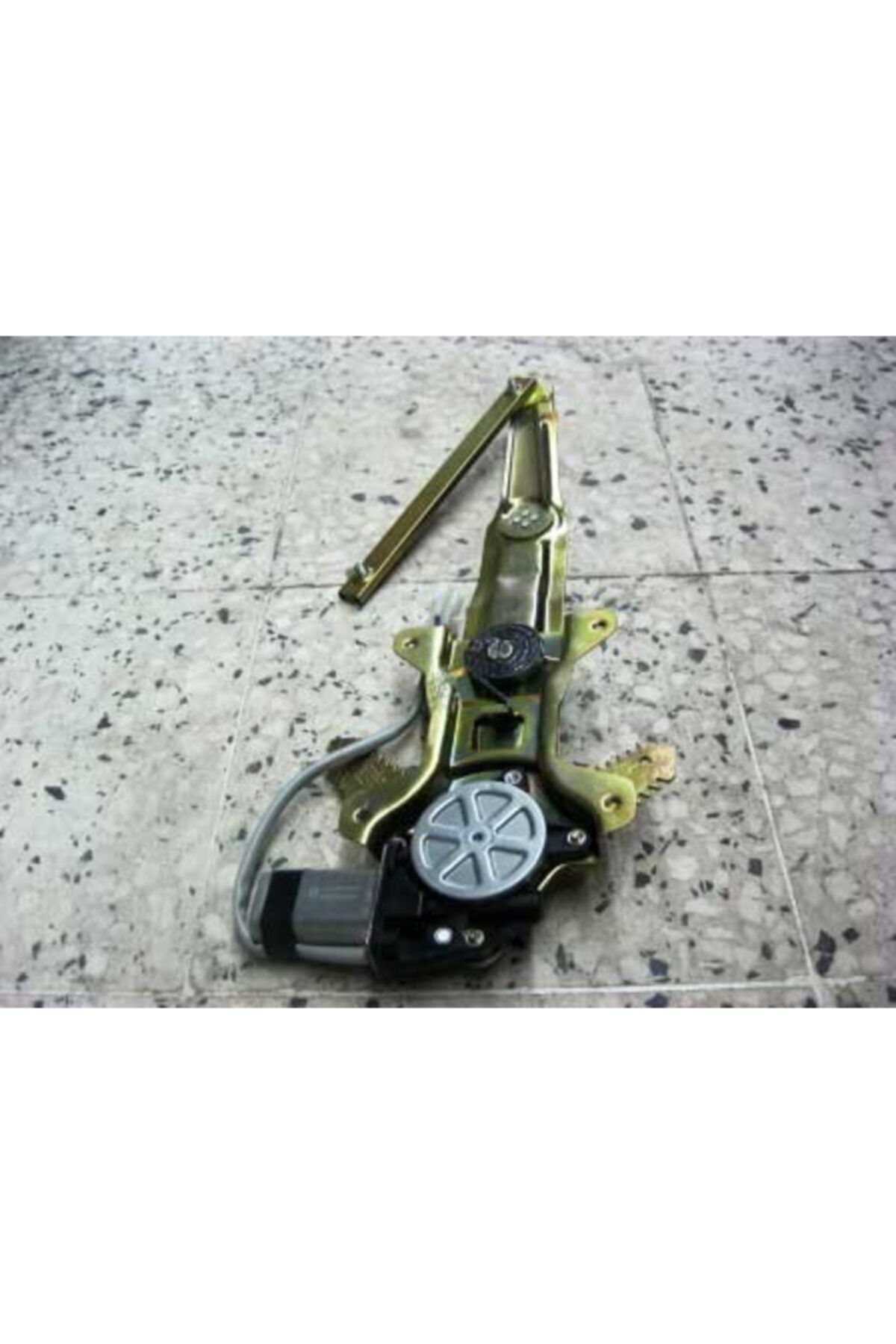TAIWAN Cam Krikosu Hilux 2007-2008 Ön Motorlu Sağ Oem No: 69801-ok010