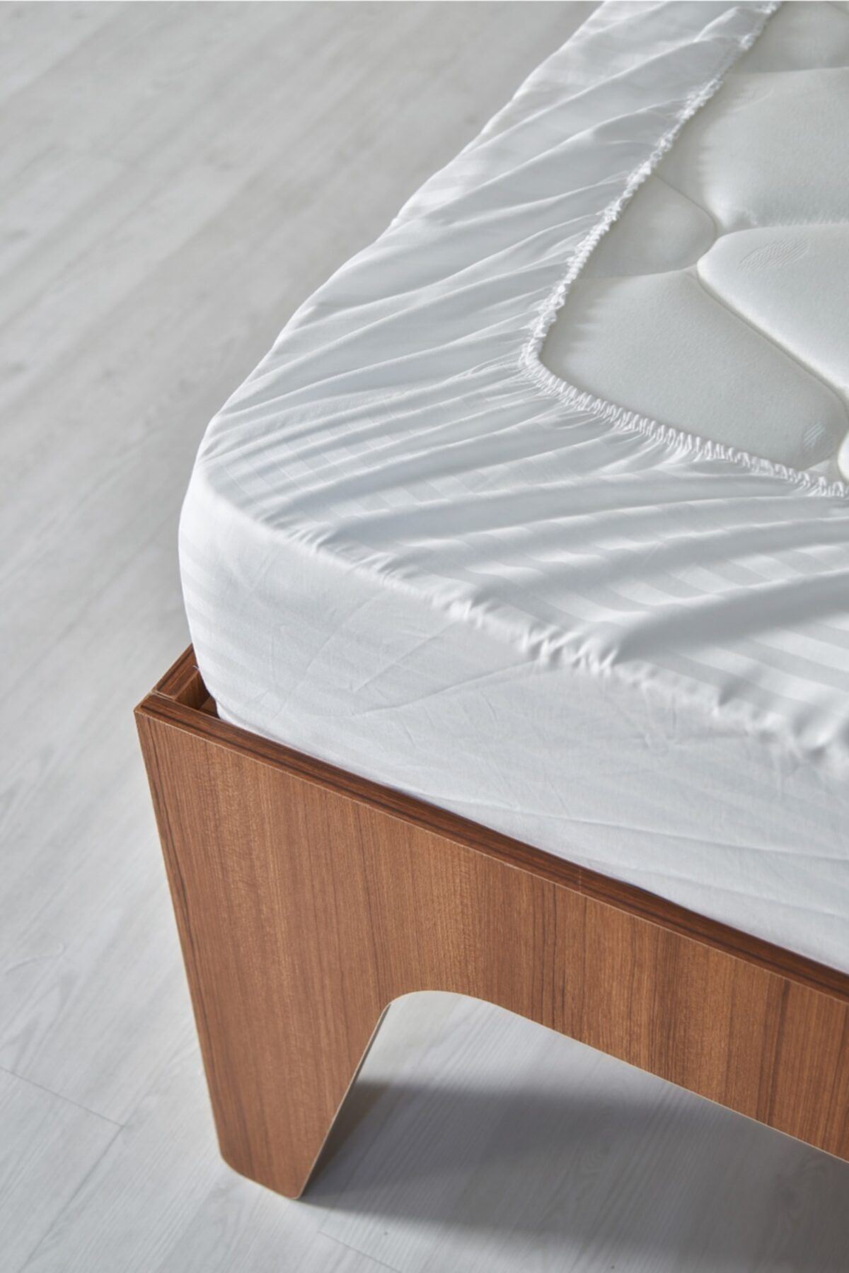 Otello Çizgili Saten Lastikli Fitted Çarşaf Tek Kişilik 84 Tel 90*190*22 cm