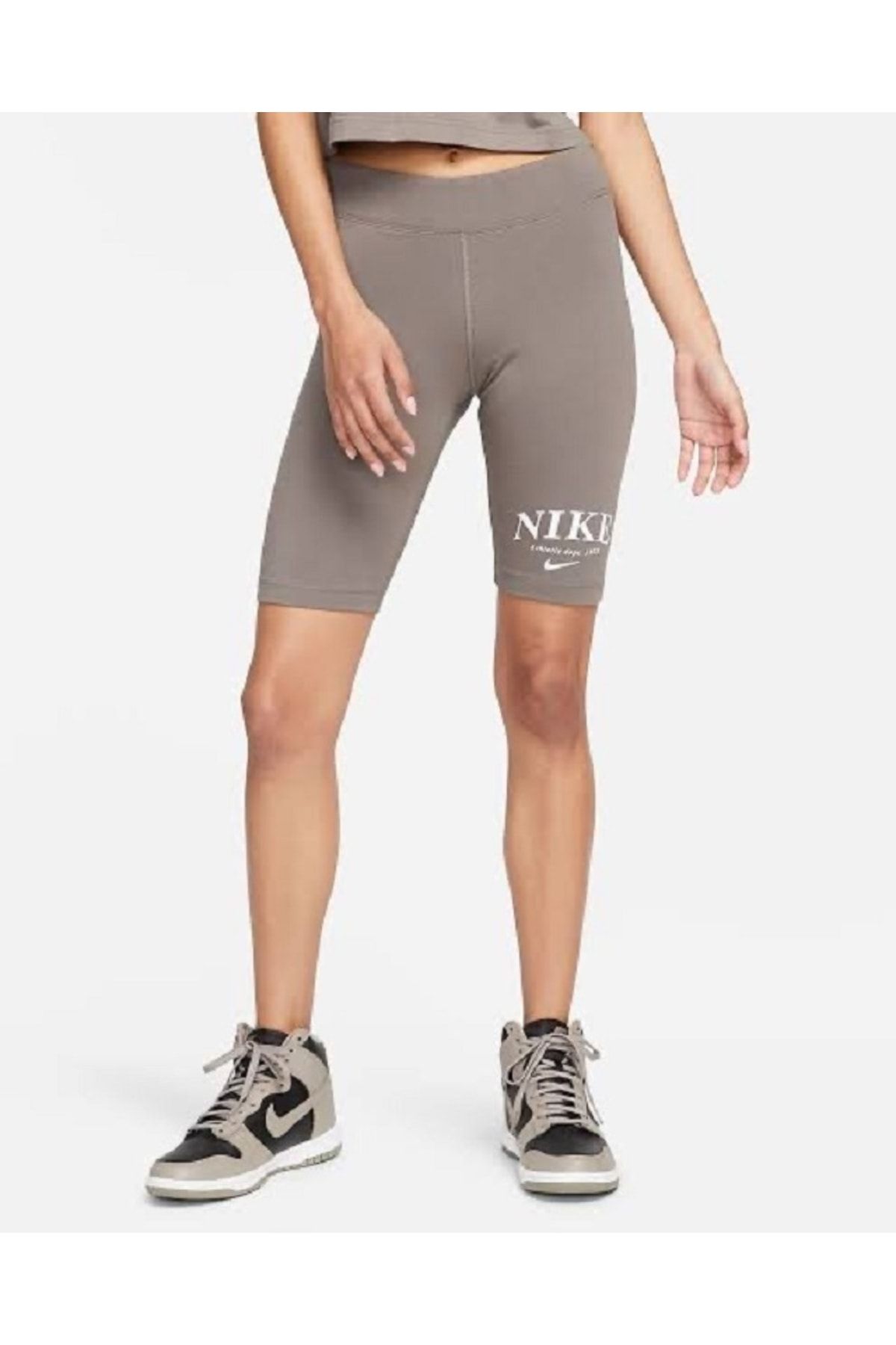 Nike Normal Waist Women s Sports Tights W Nsw Mr Short Gfx