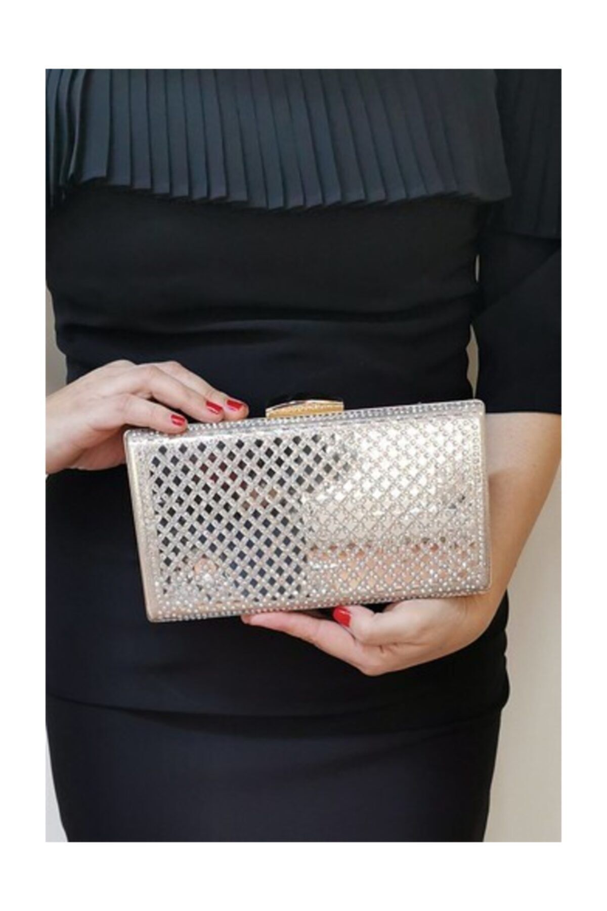 NAZART KAPİTONE ALTIN ABİYE KADIN CLUTCH ÇANTASI