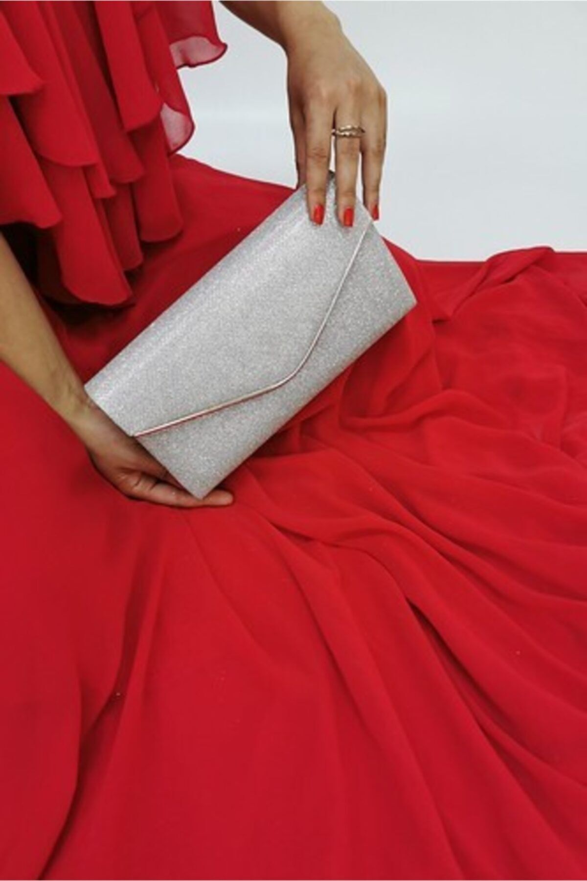 NAZART SİMLİ GÜMÜŞ ZİNCİRLİ ABİYE CLUTCH BAYAN ÇANTASI